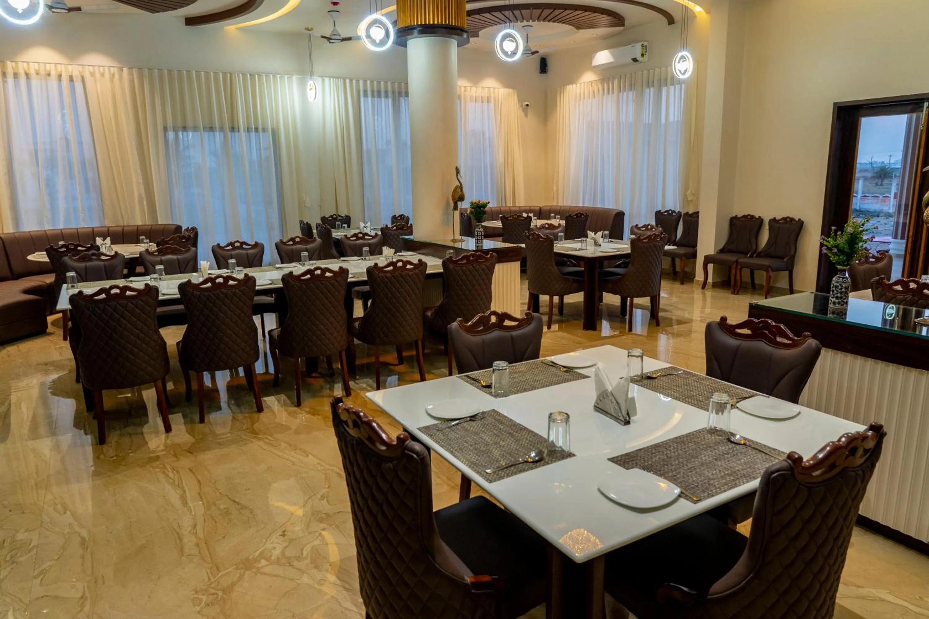 Restaurant/places to eat in Flamingo Club and Resort Una 3 Km Away from Diu Check Post