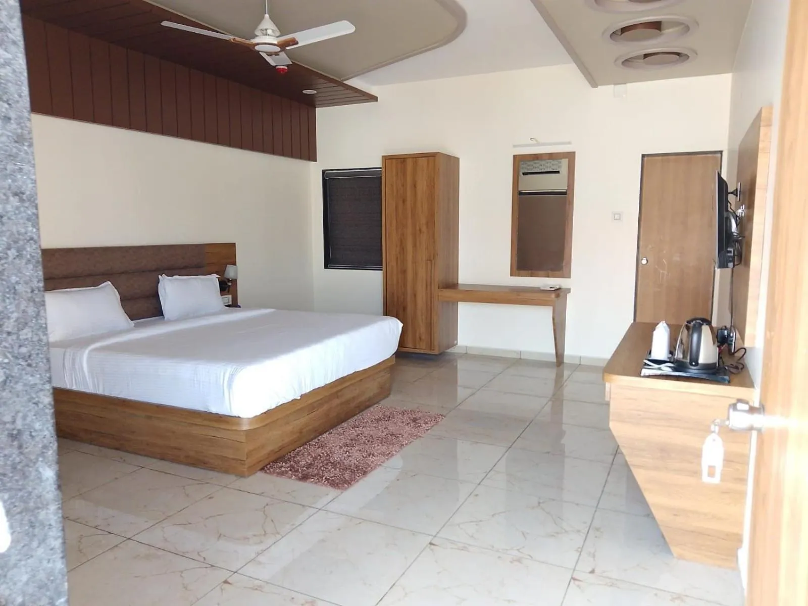 Bedroom in Flamingo Club and Resort Una 3 Km Away from Diu Check Post