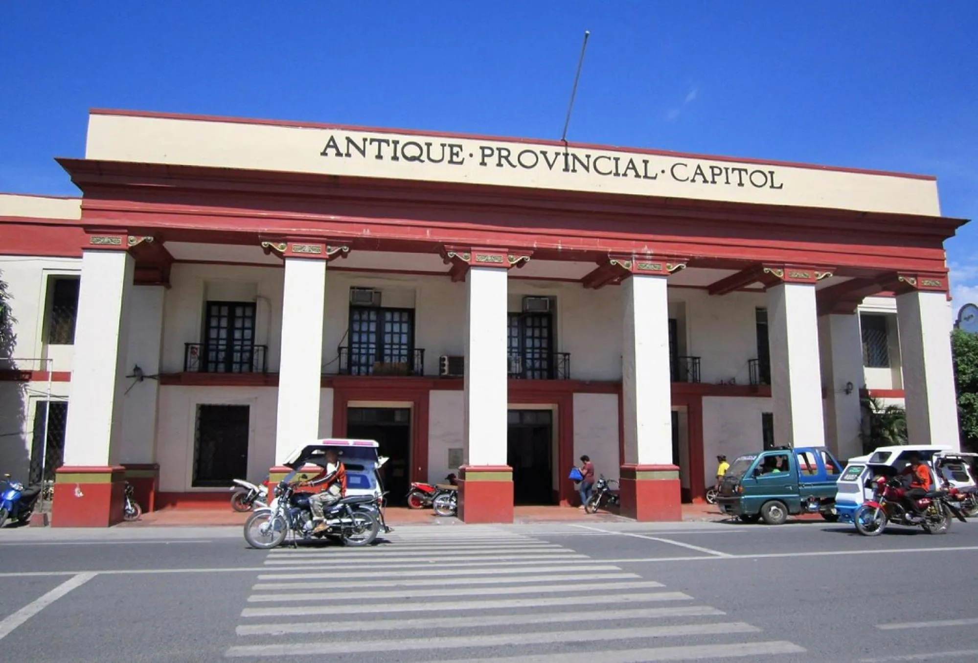 Nearby landmark in RedDoorz @ Golden Travellers Inn Antique