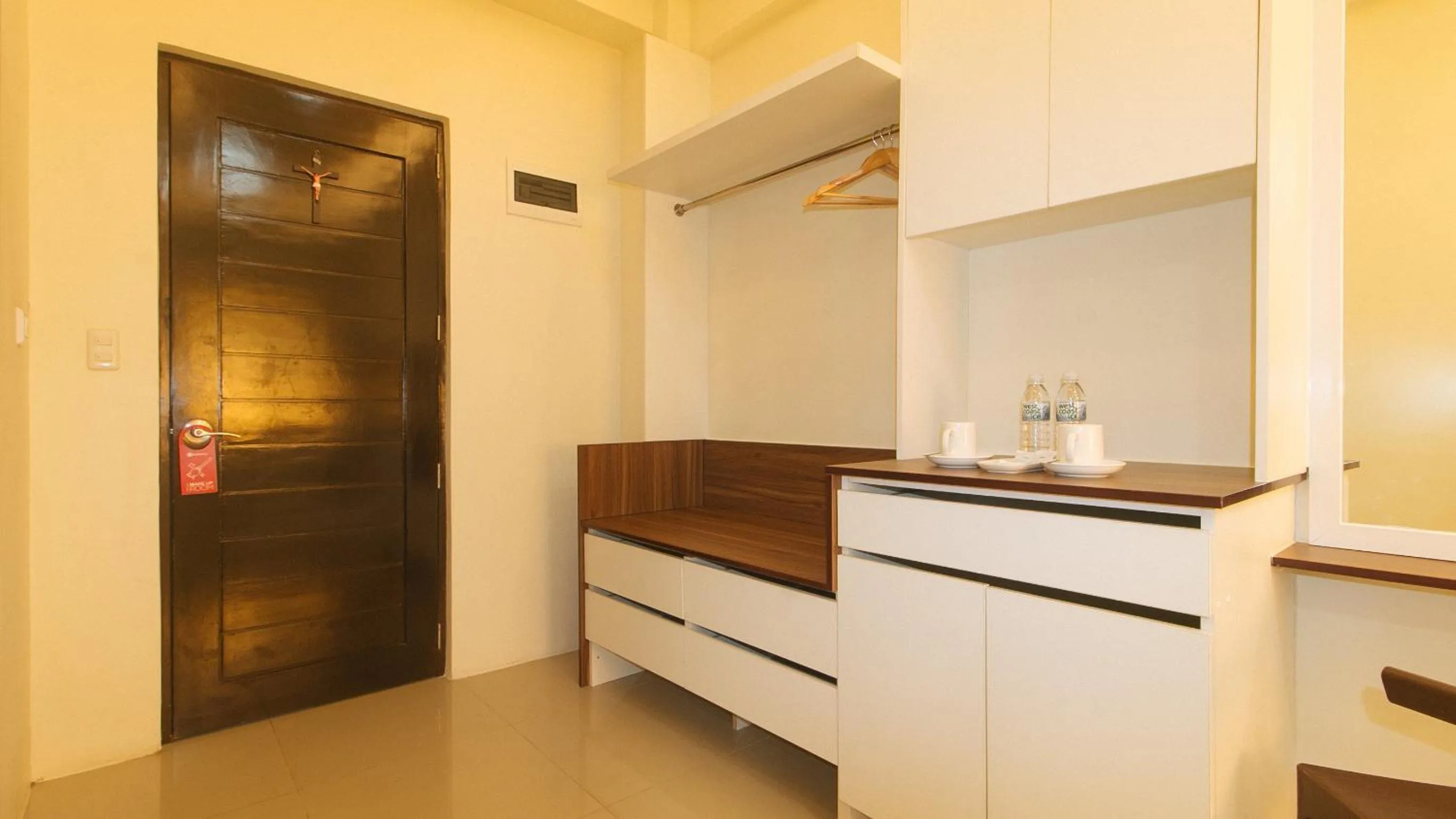 wardrobe in RedDoorz @ Leoncia Apartelle Mandaue City