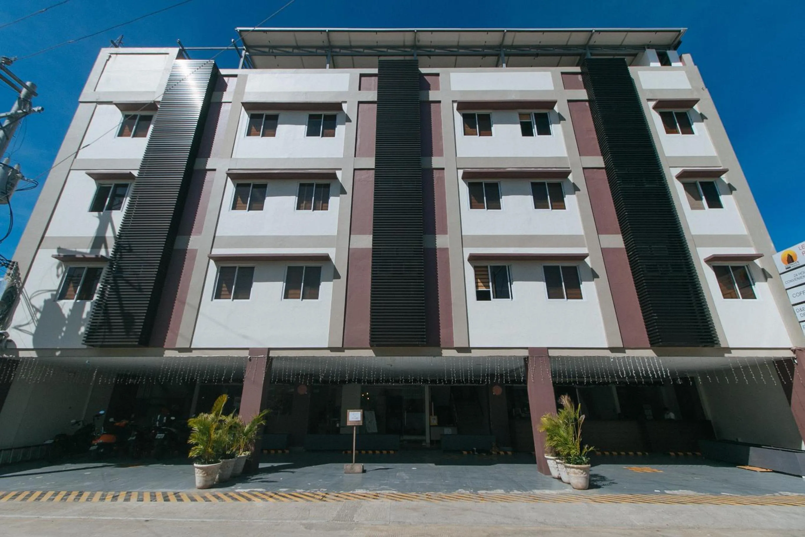 Property building in RedDoorz @ Leoncia Apartelle Mandaue City