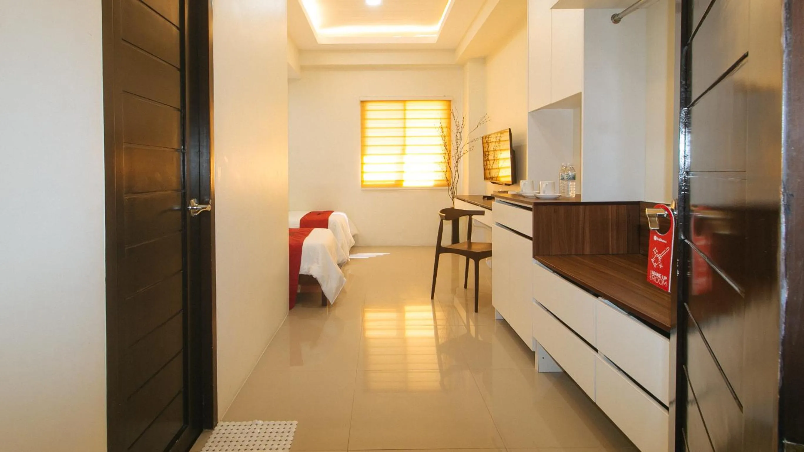 TV and multimedia in RedDoorz @ Leoncia Apartelle Mandaue City