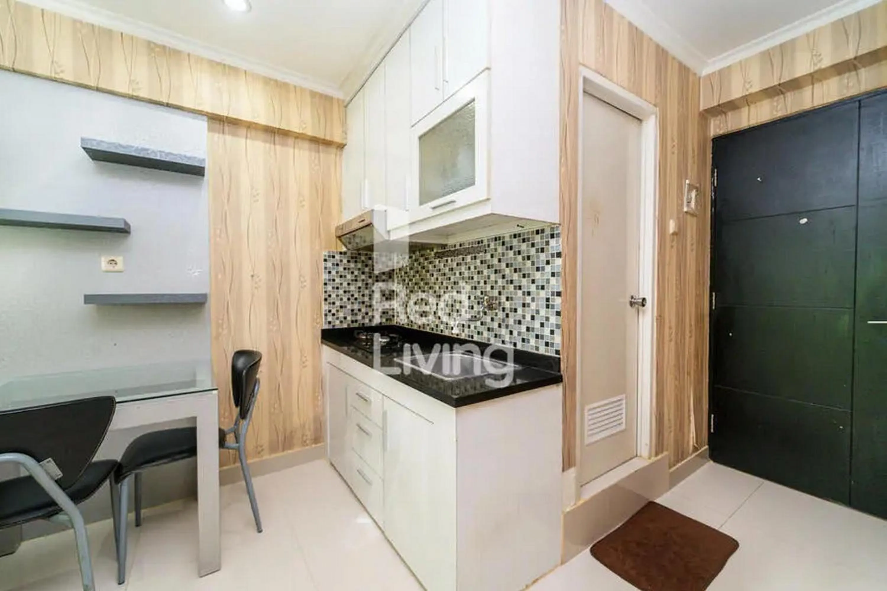 Kitchen or kitchenette in RedLiving Apartemen Sentra Timur Residence - Myroom id Tower Green