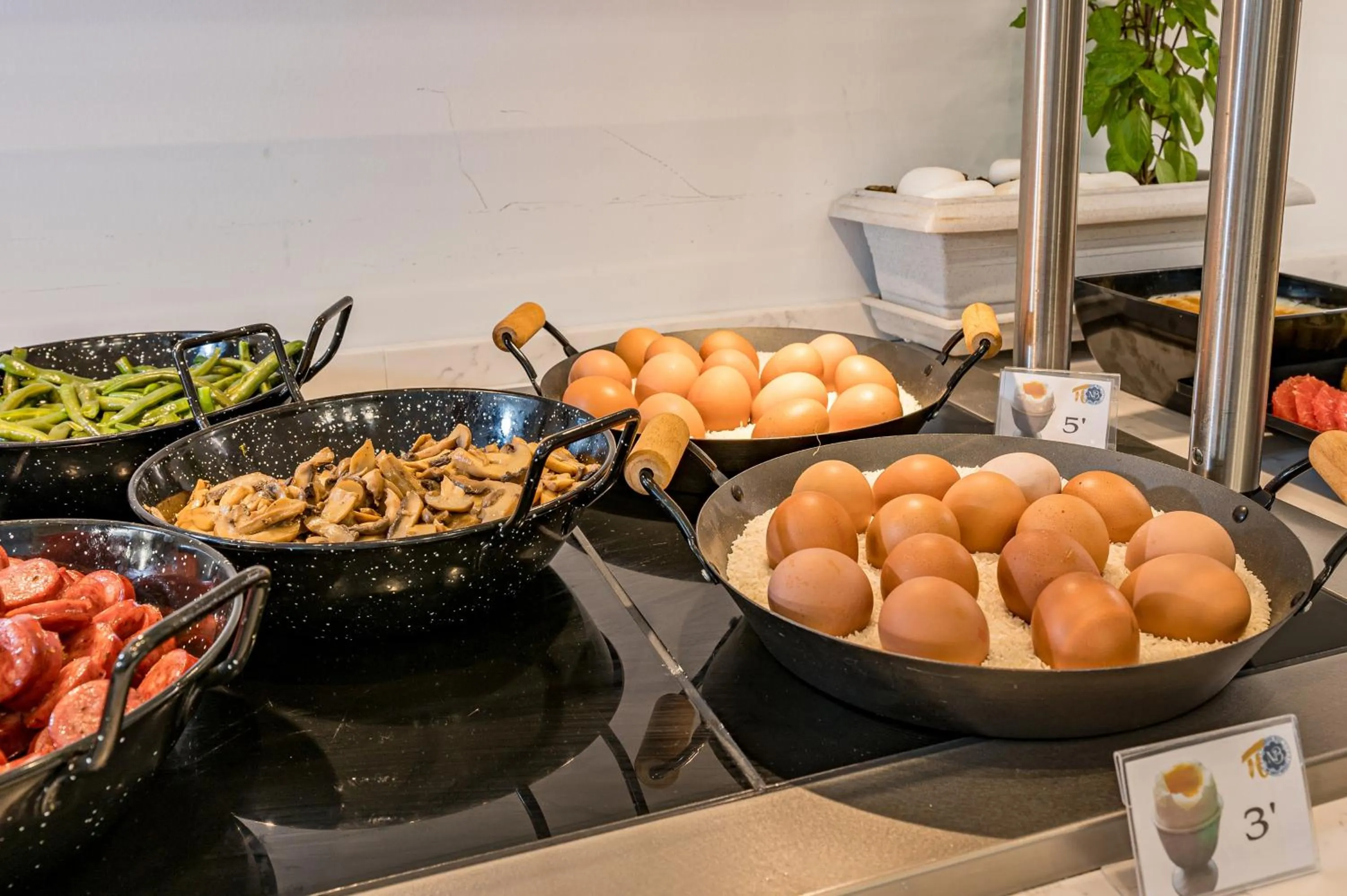 Food in Mirage Bleu Hotel