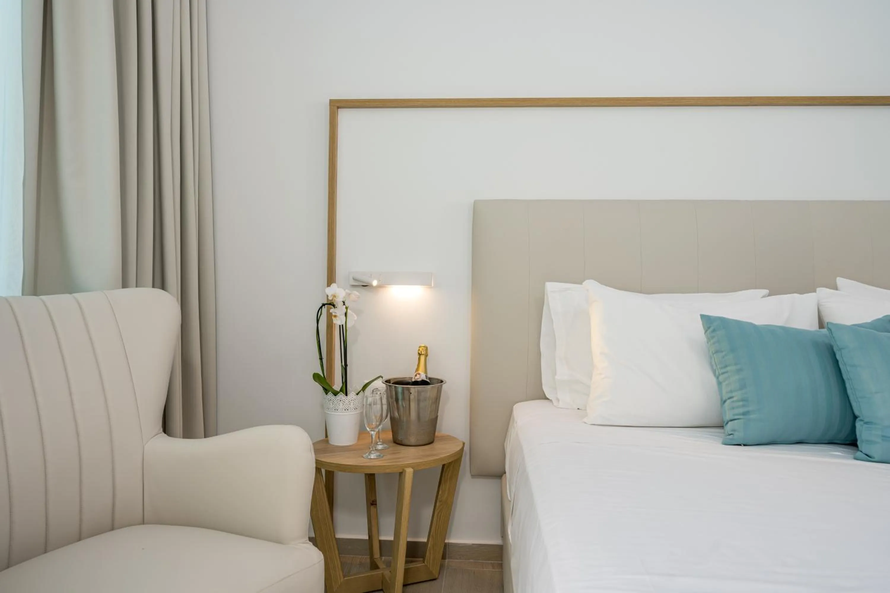 Bed in Mirage Bleu Hotel