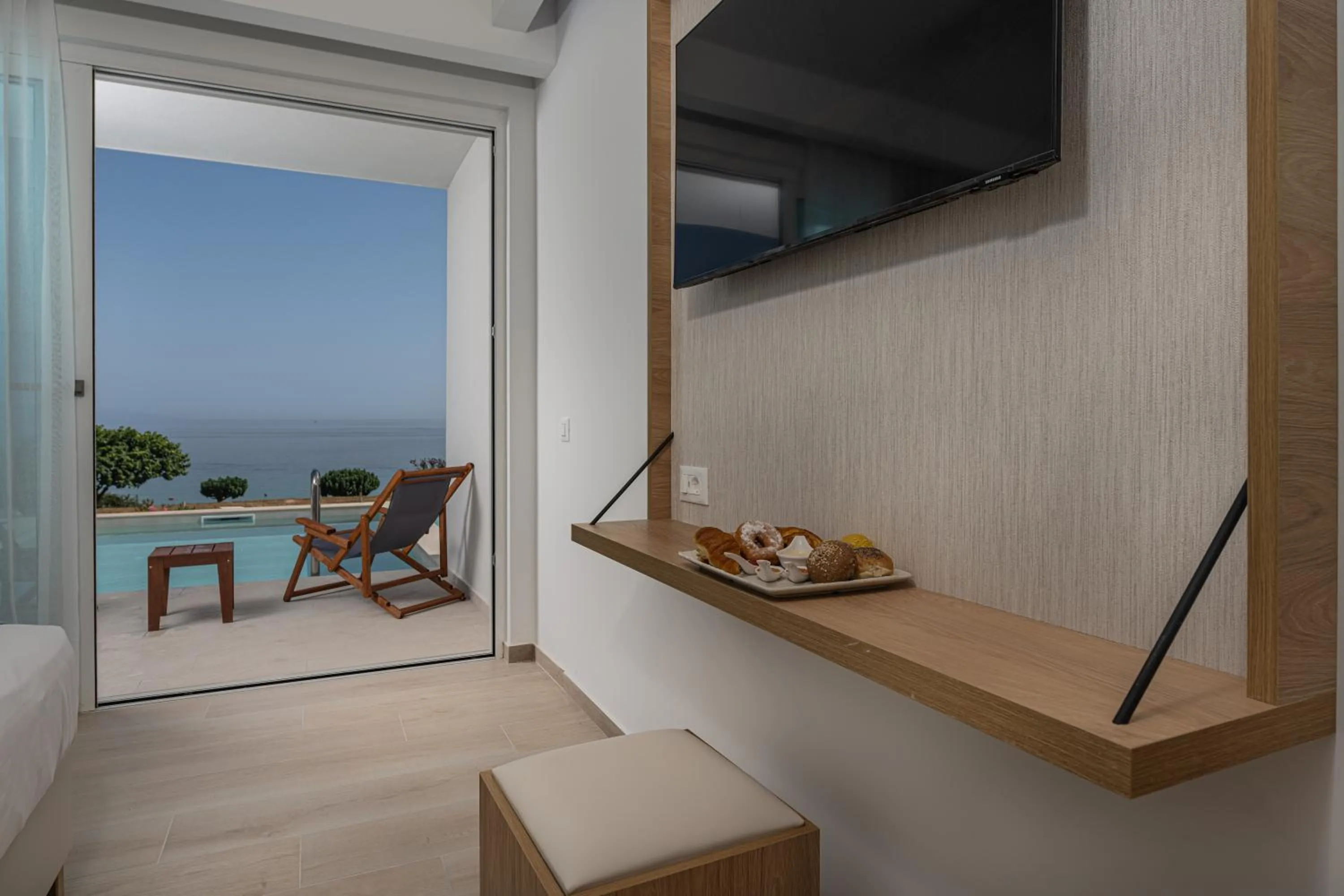 TV and multimedia in Mirage Bleu Hotel