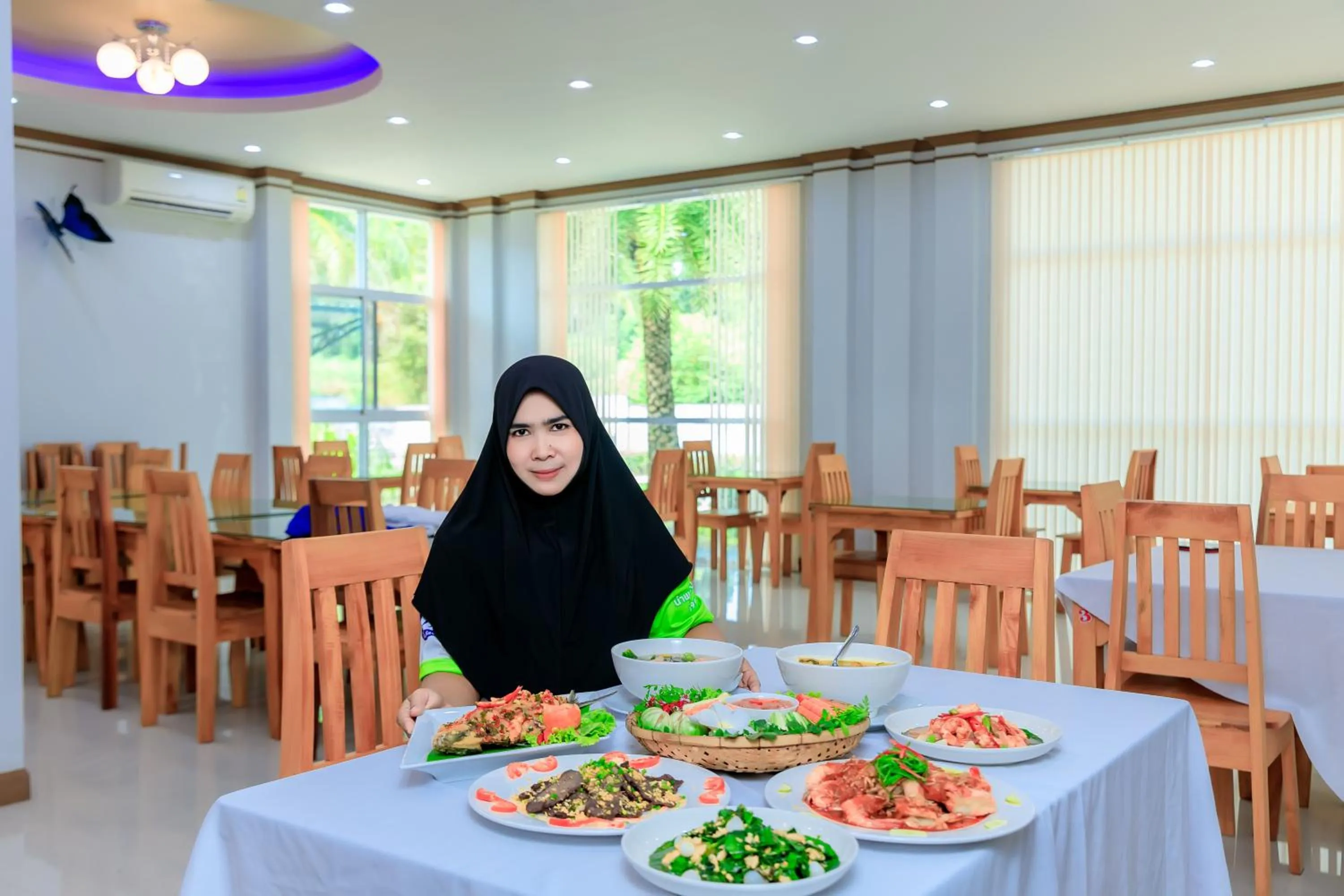 Restaurant/places to eat in Saline Hot Spring Resort นำ้พุร้อนเค็ม รีสอร์ท