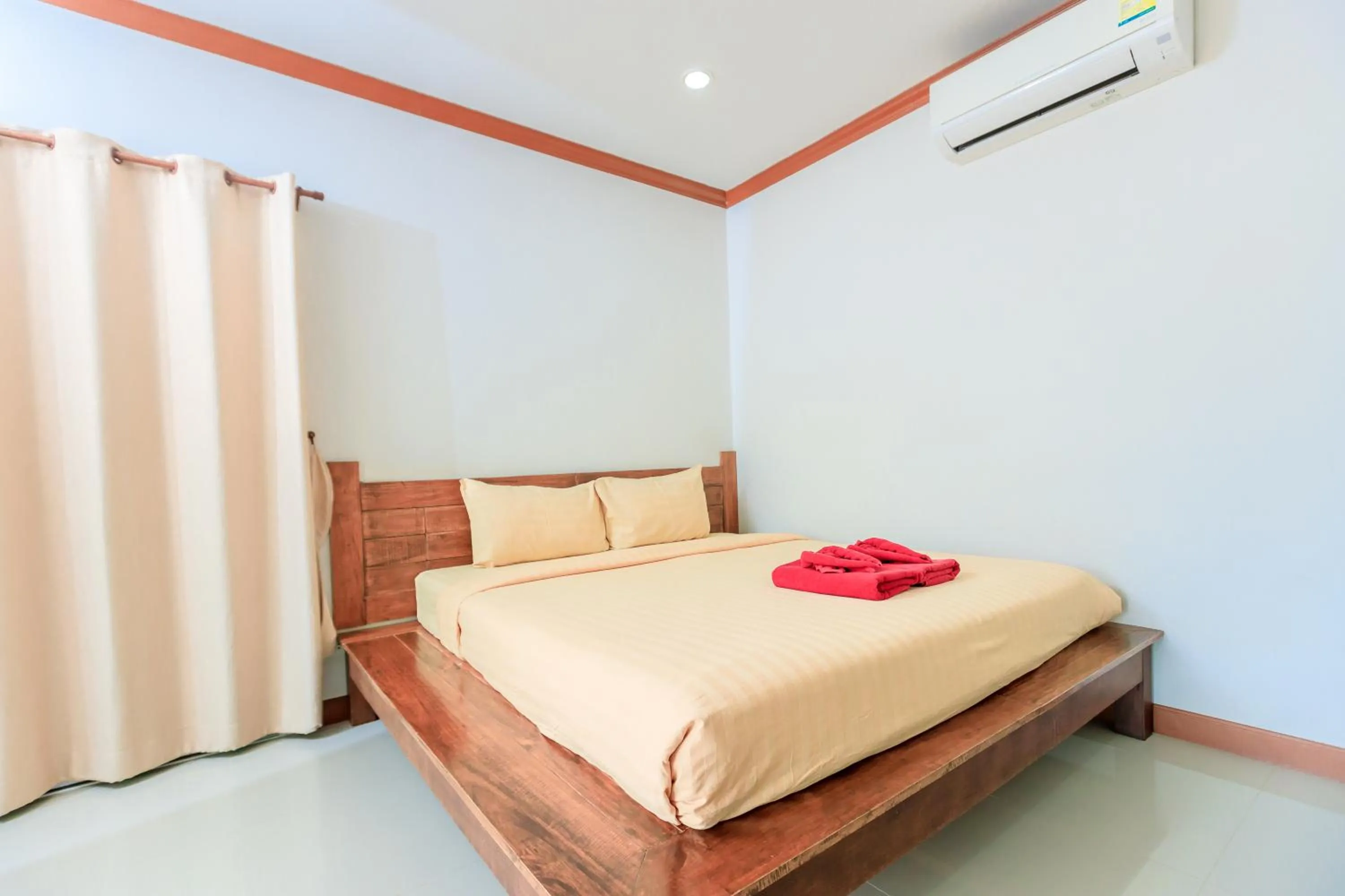 Bedroom, Bed in Saline Hot Spring Resort นำ้พุร้อนเค็ม รีสอร์ท