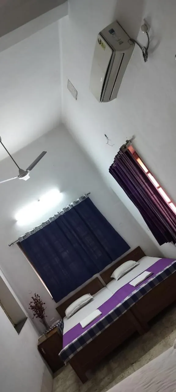 Bed in YWCA GALLWAY GUEST HOUSE