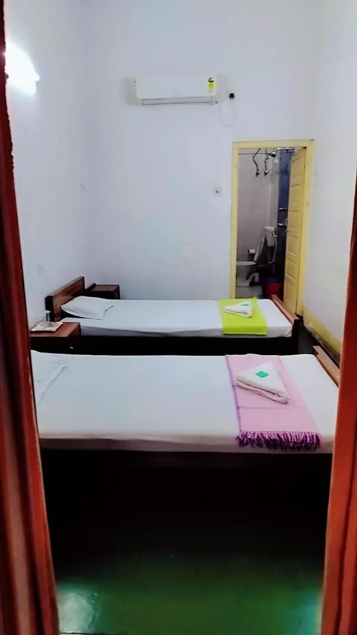 Bed in YWCA GALLWAY GUEST HOUSE