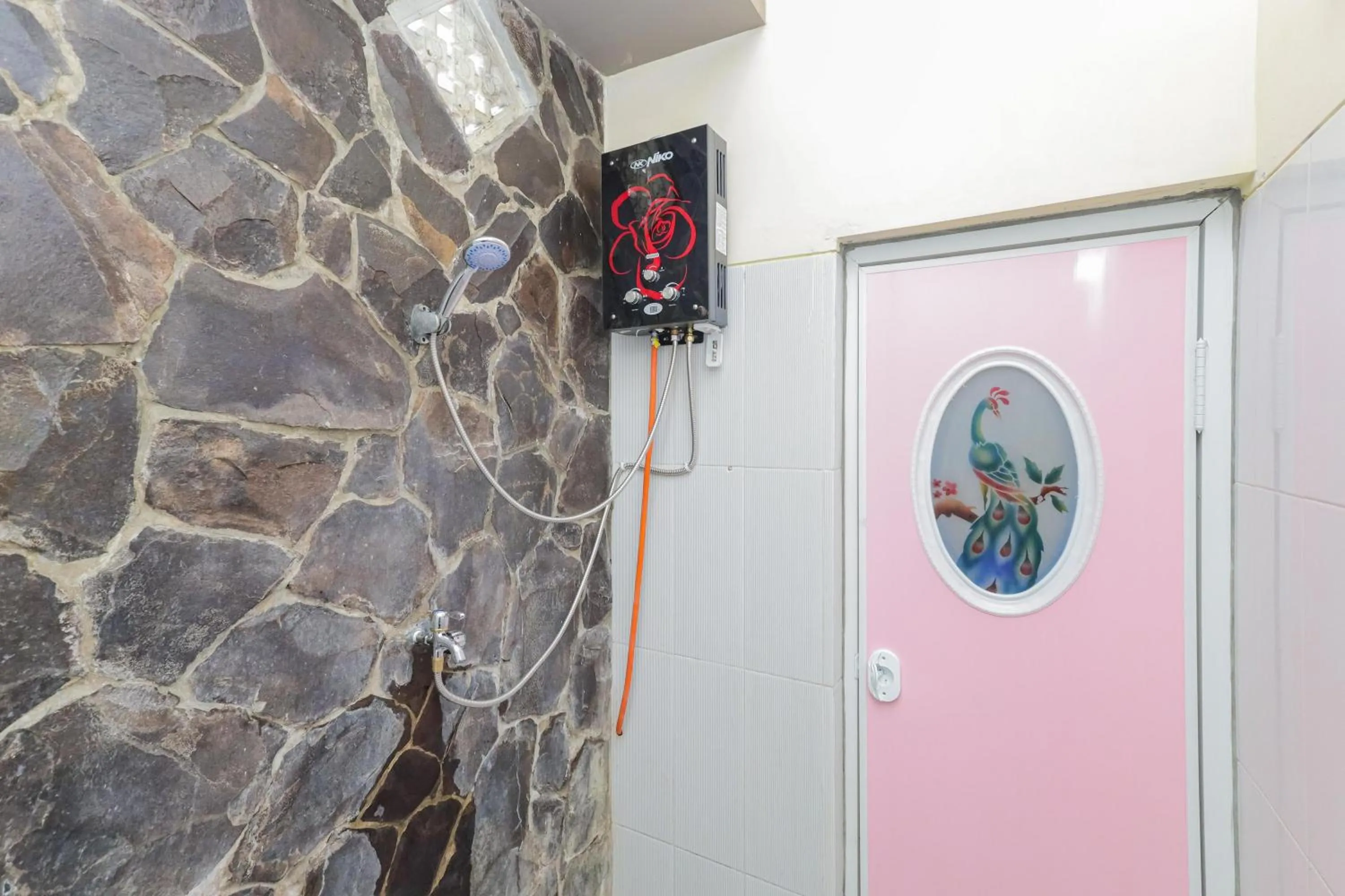 Bathroom in RedDoorz Plus @ Villa Bontes Batu