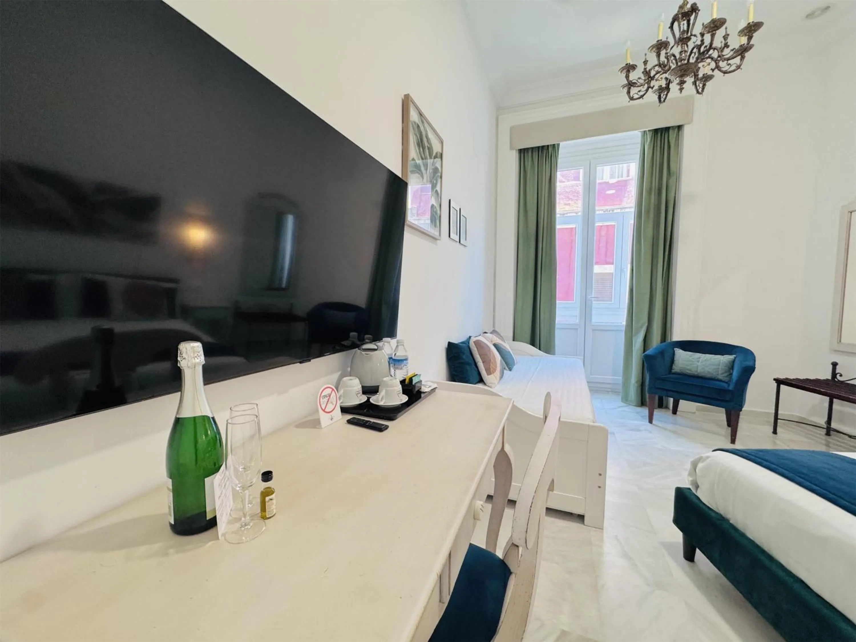 Bedroom in Hotel Boutique Las Cortes De Cádiz