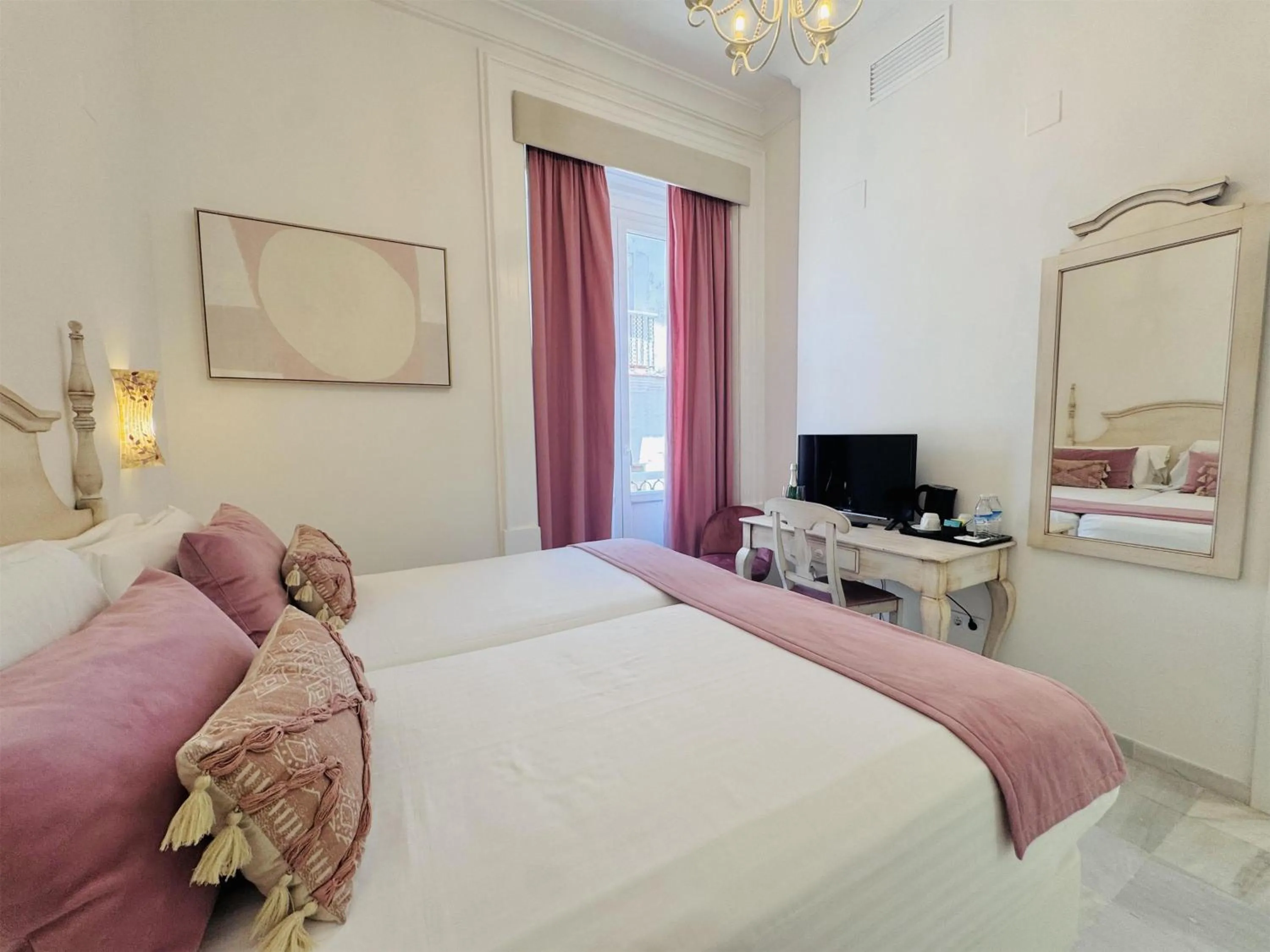 Photo of the whole room, Bed in Hotel Boutique Las Cortes De Cádiz