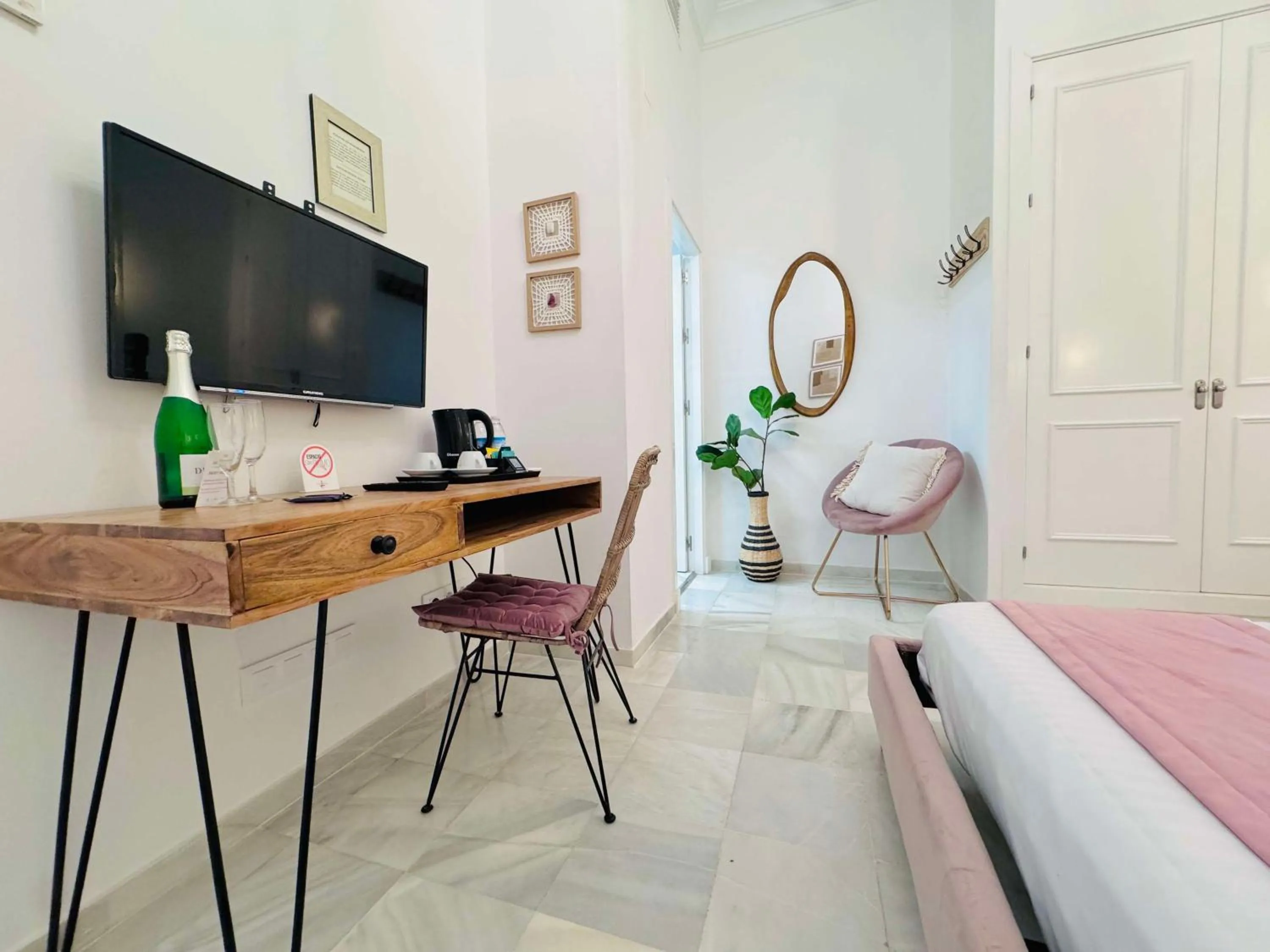 Bedroom, Bed in Hotel Boutique Las Cortes De Cádiz