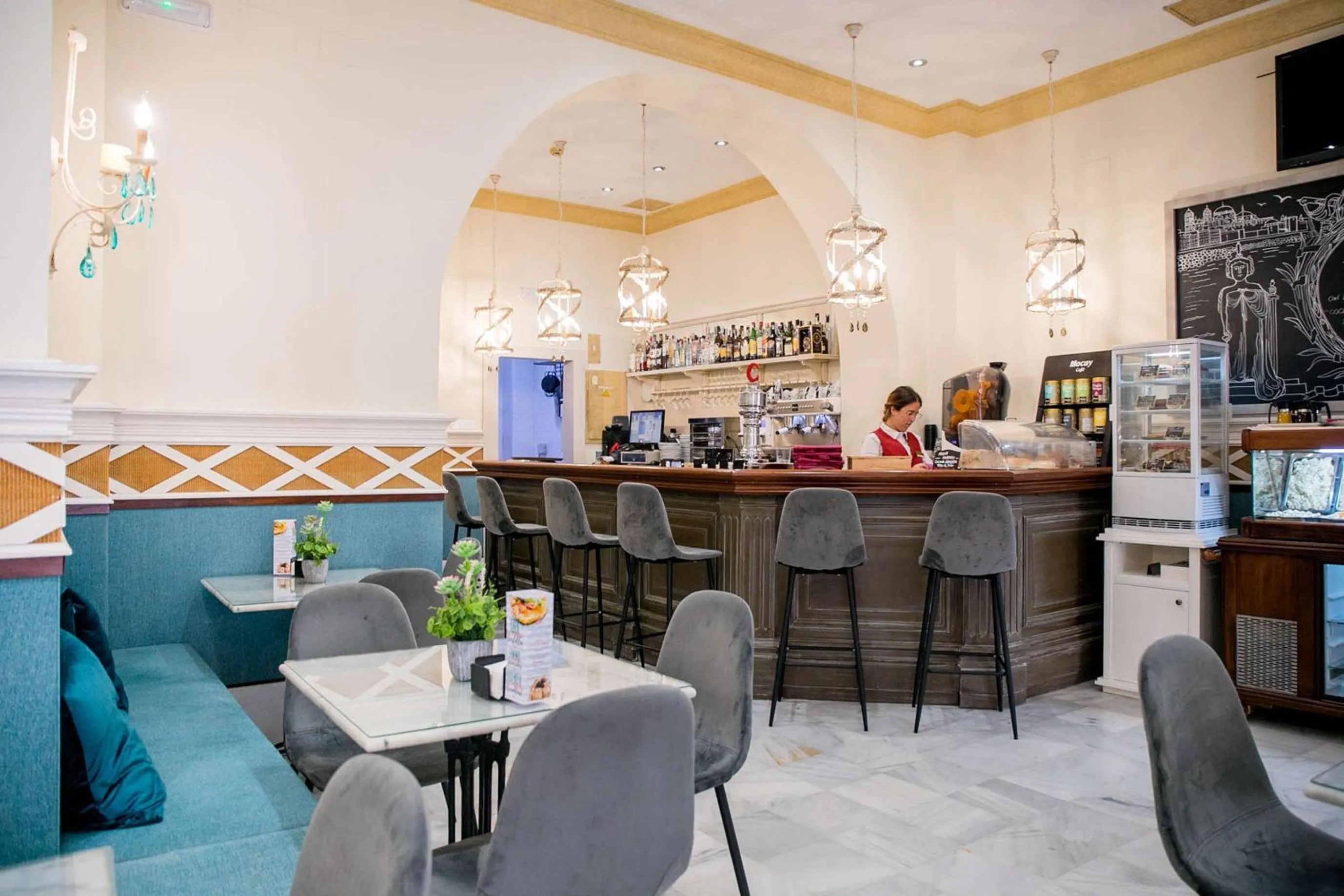 Restaurant/places to eat in Hotel Boutique Las Cortes De Cádiz