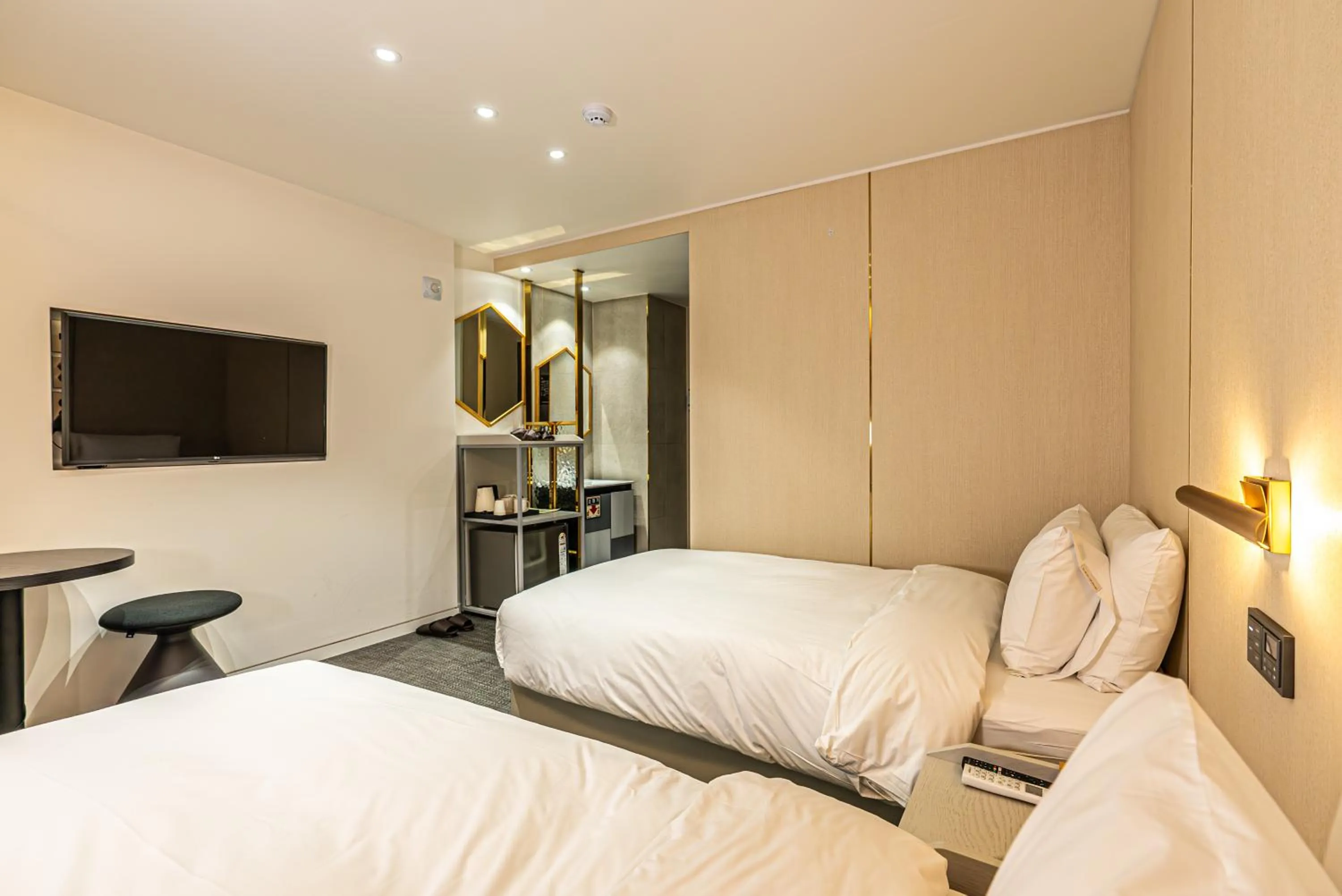 Bedroom, Bed in Hotel The Grang Seogwipo