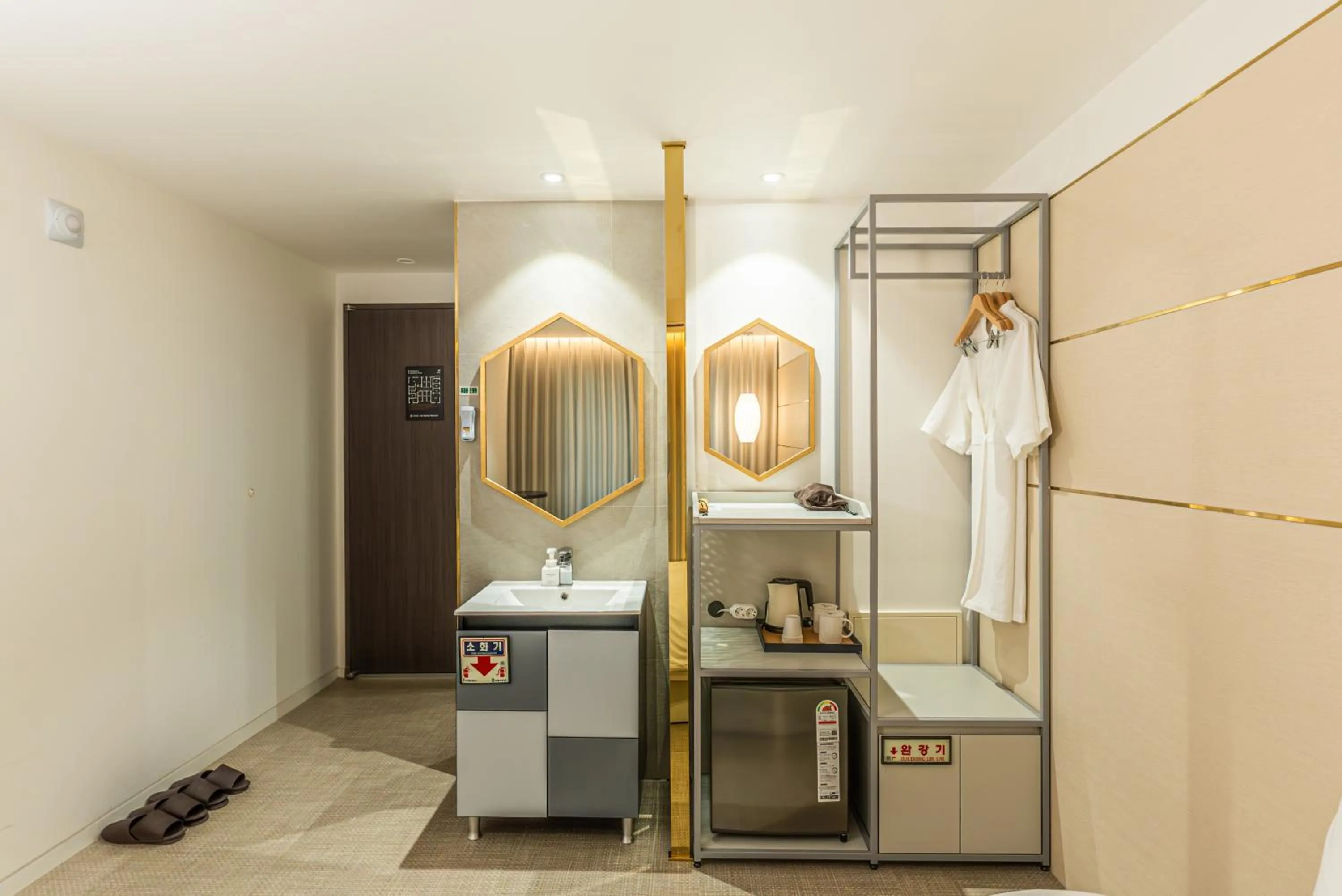 wardrobe in Hotel The Grang Seogwipo