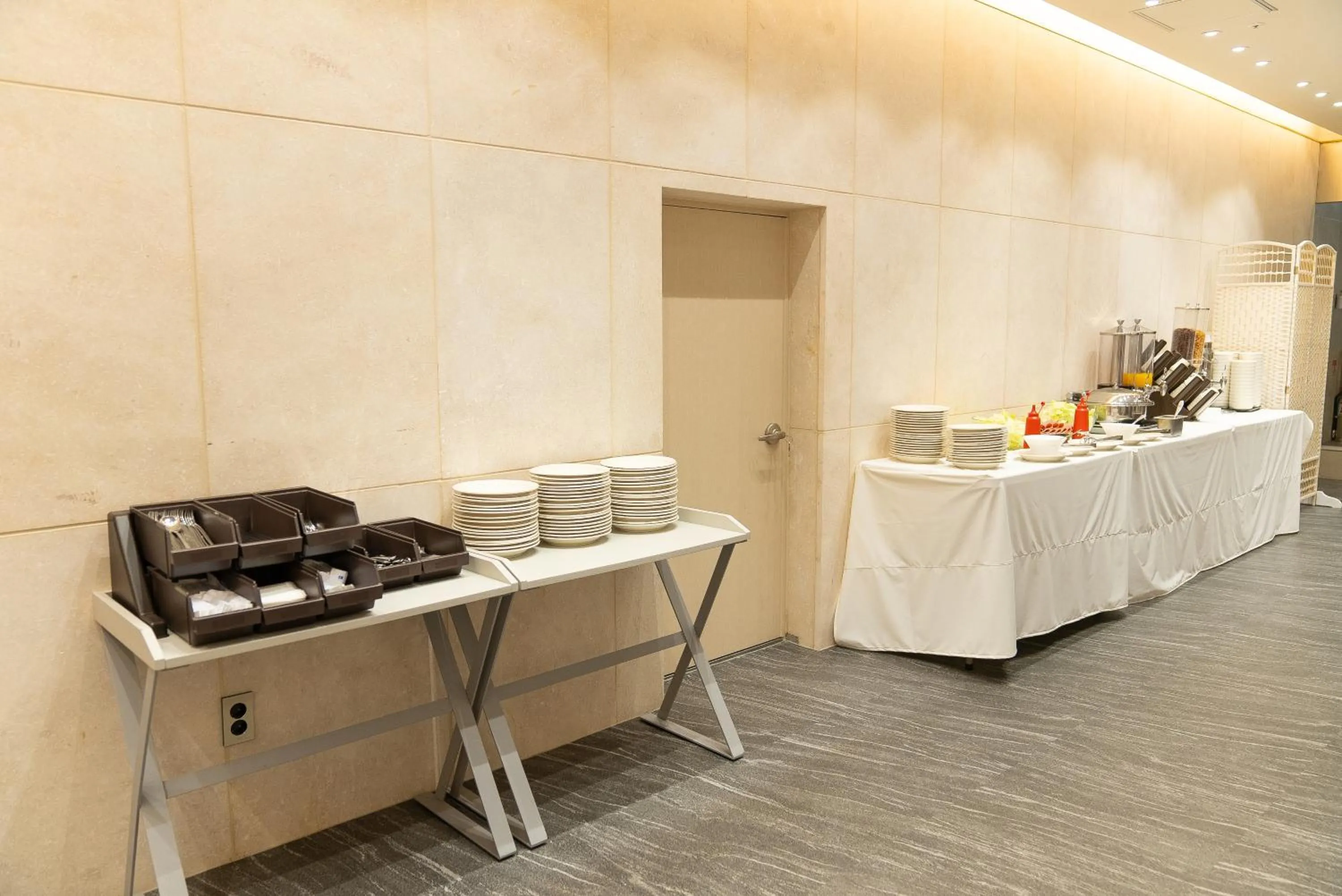 Restaurant/places to eat in Hotel The Grang Seogwipo