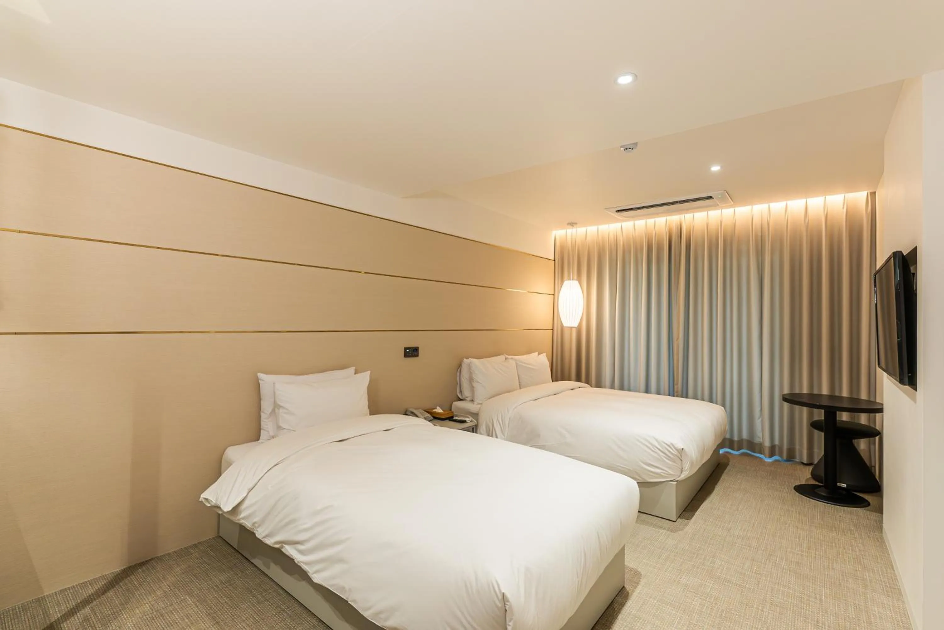 Bedroom, Bed in Hotel The Grang Seogwipo