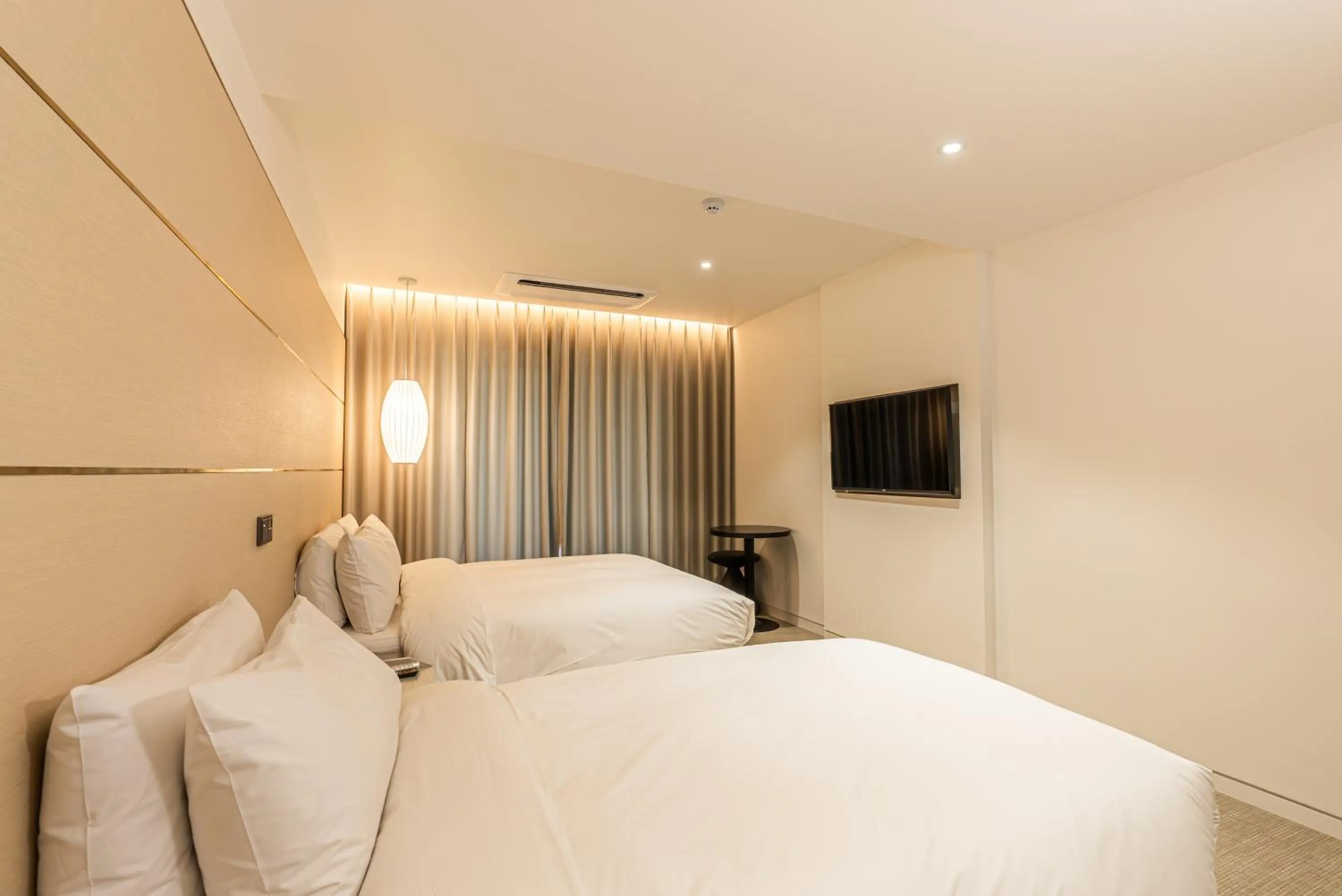 Bedroom, Bed in Hotel The Grang Seogwipo