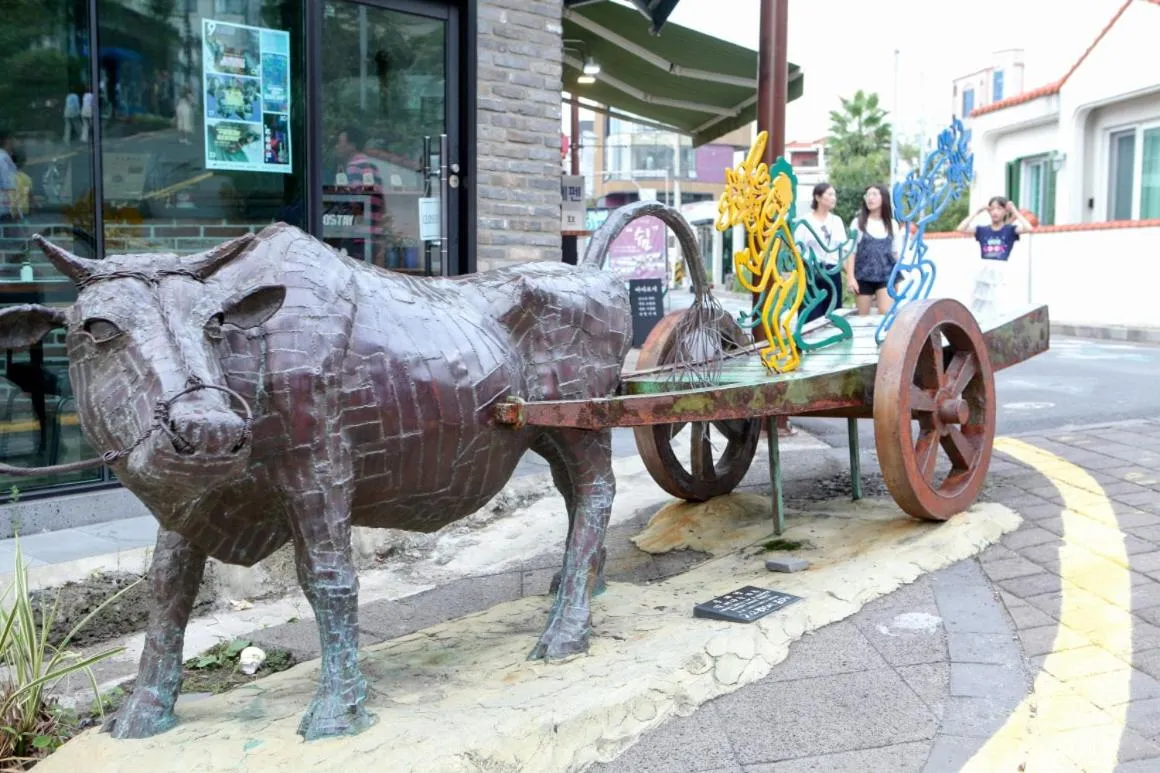 Nearby landmark in Hotel The Grang Seogwipo