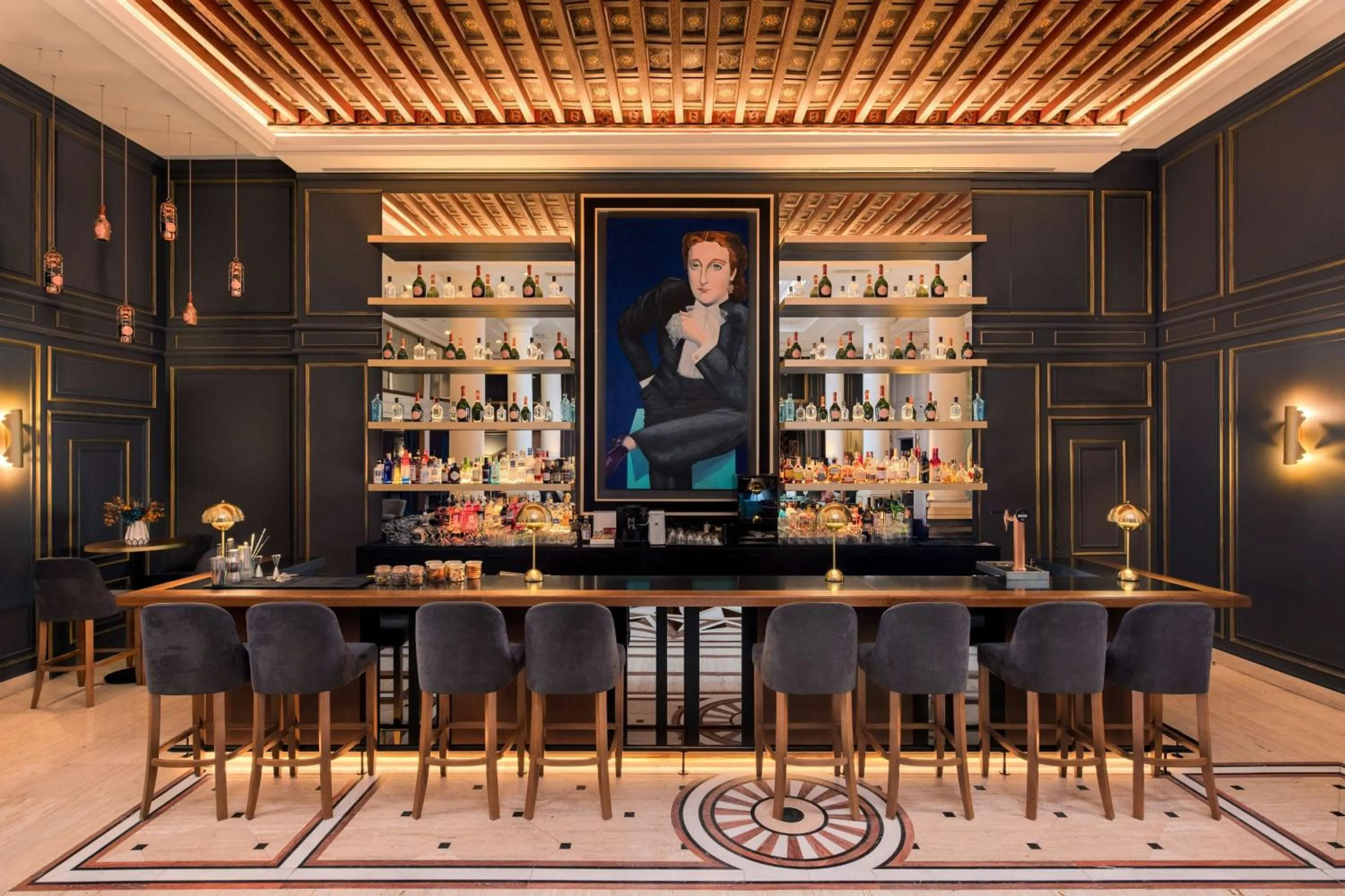Lounge or bar in Eugenia de Montijo, Autograph Collection