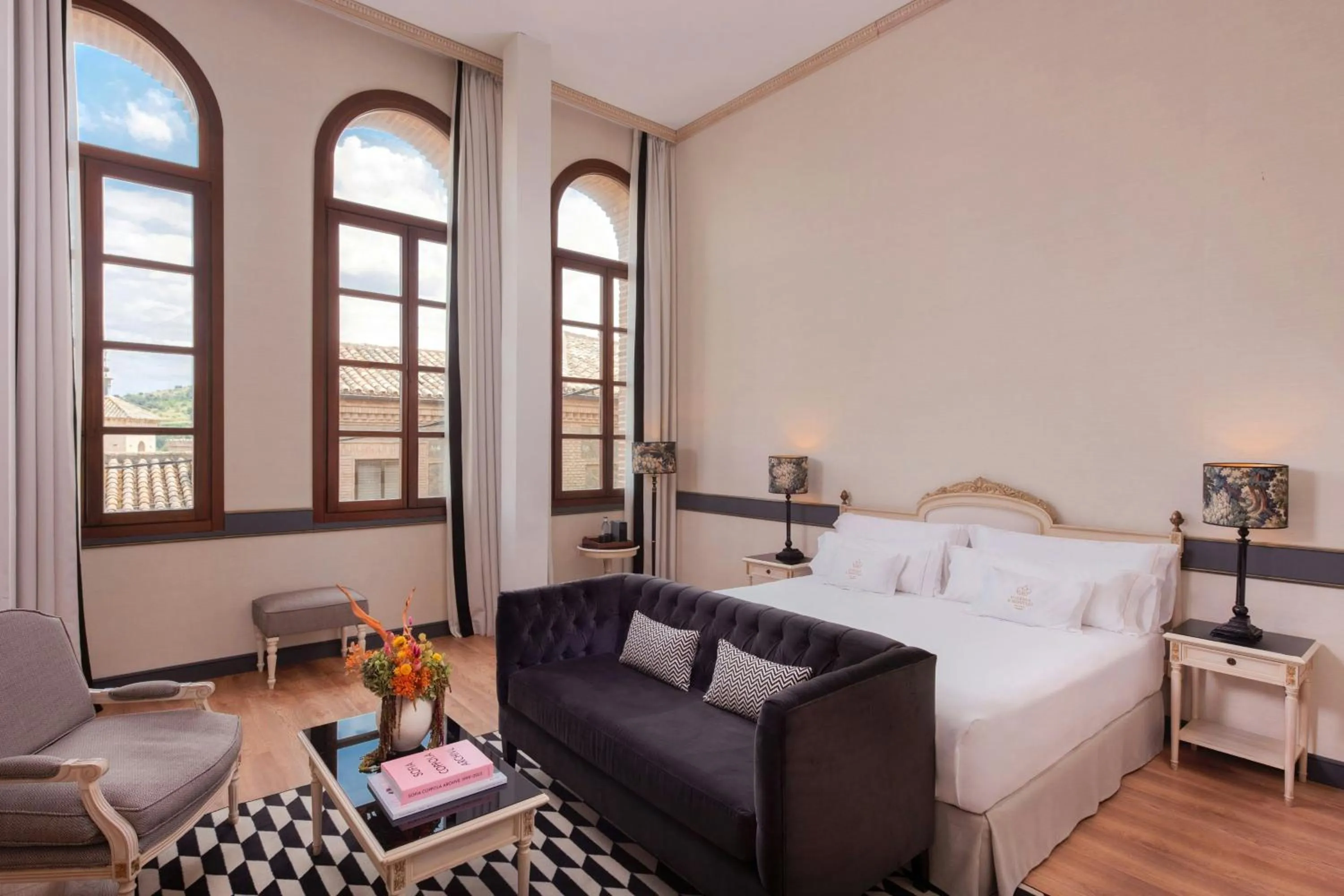 Photo of the whole room, Bed in Eugenia de Montijo, Autograph Collection