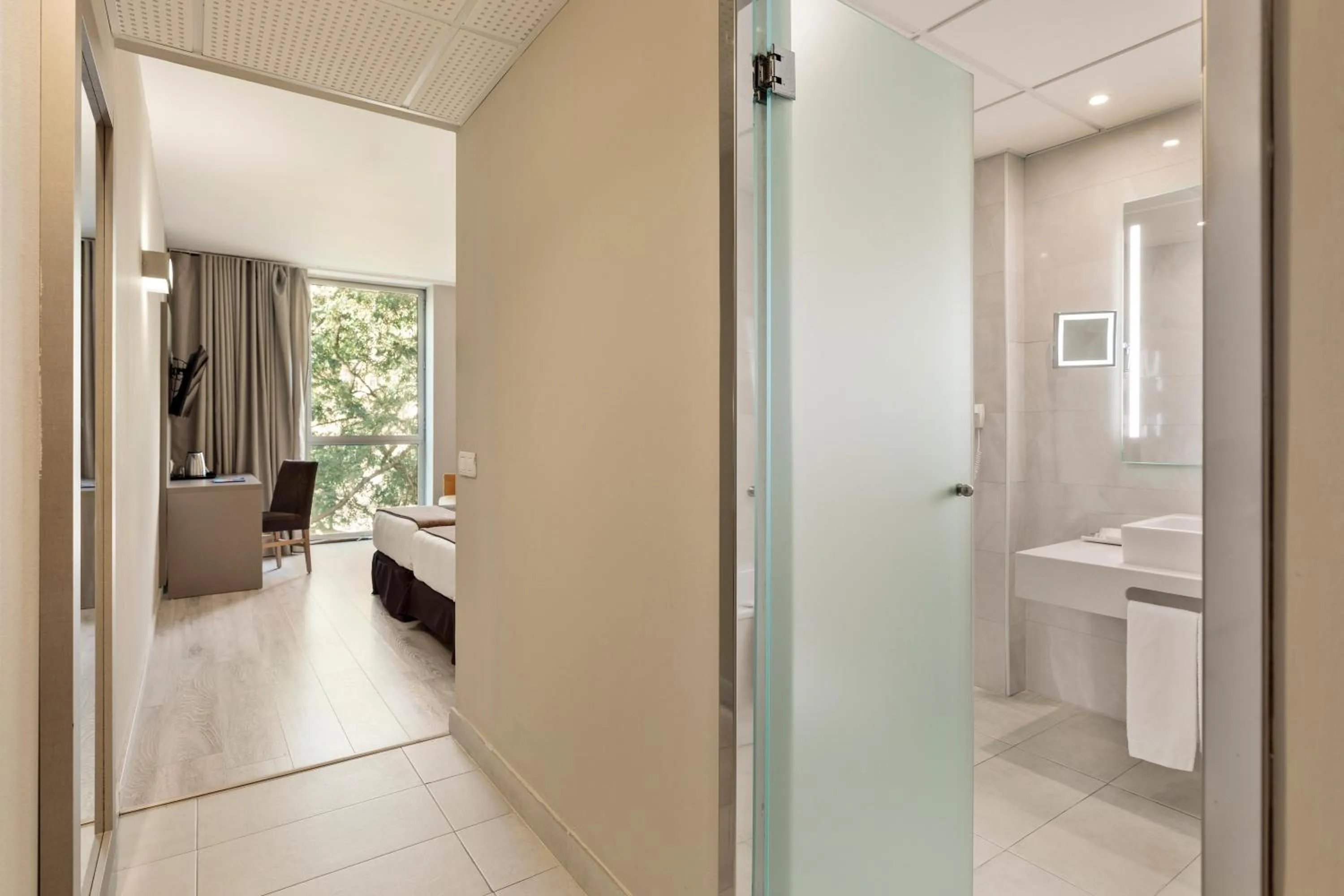 Bathroom in Hotel Best Front Maritim