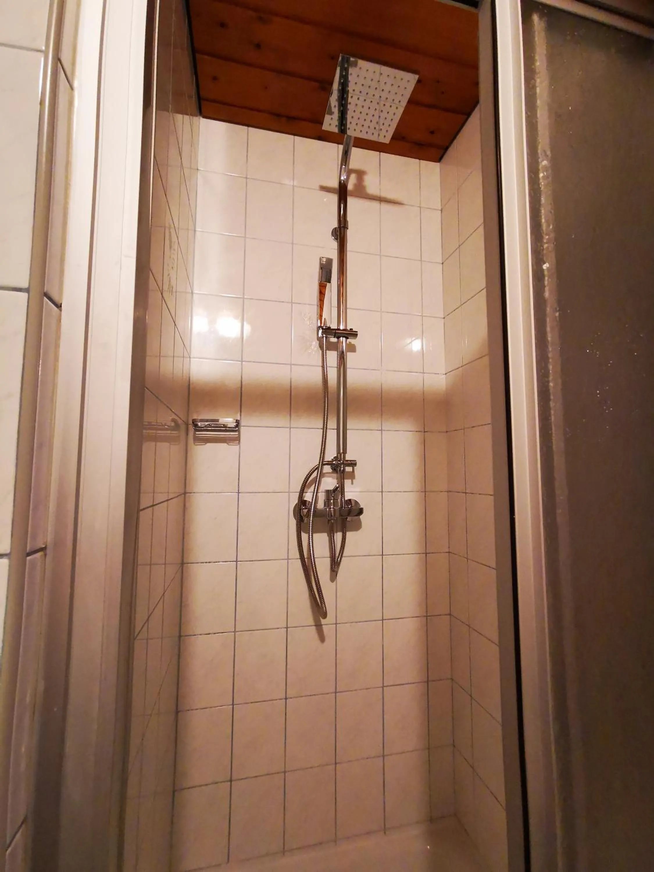 Shower in Gasthof Geronimo