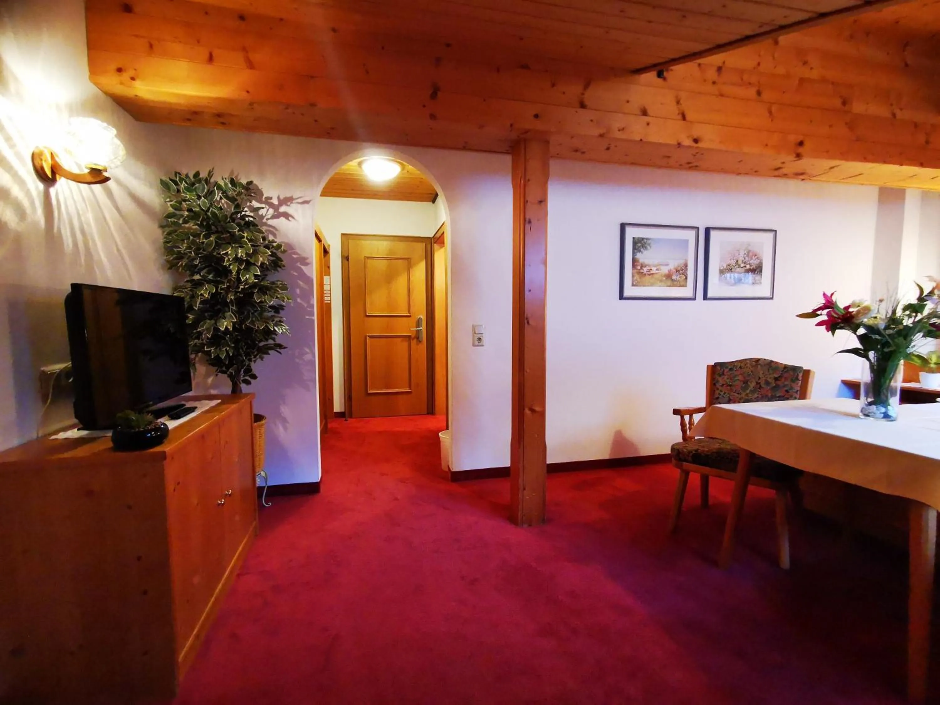 Photo of the whole room in Gasthof Geronimo