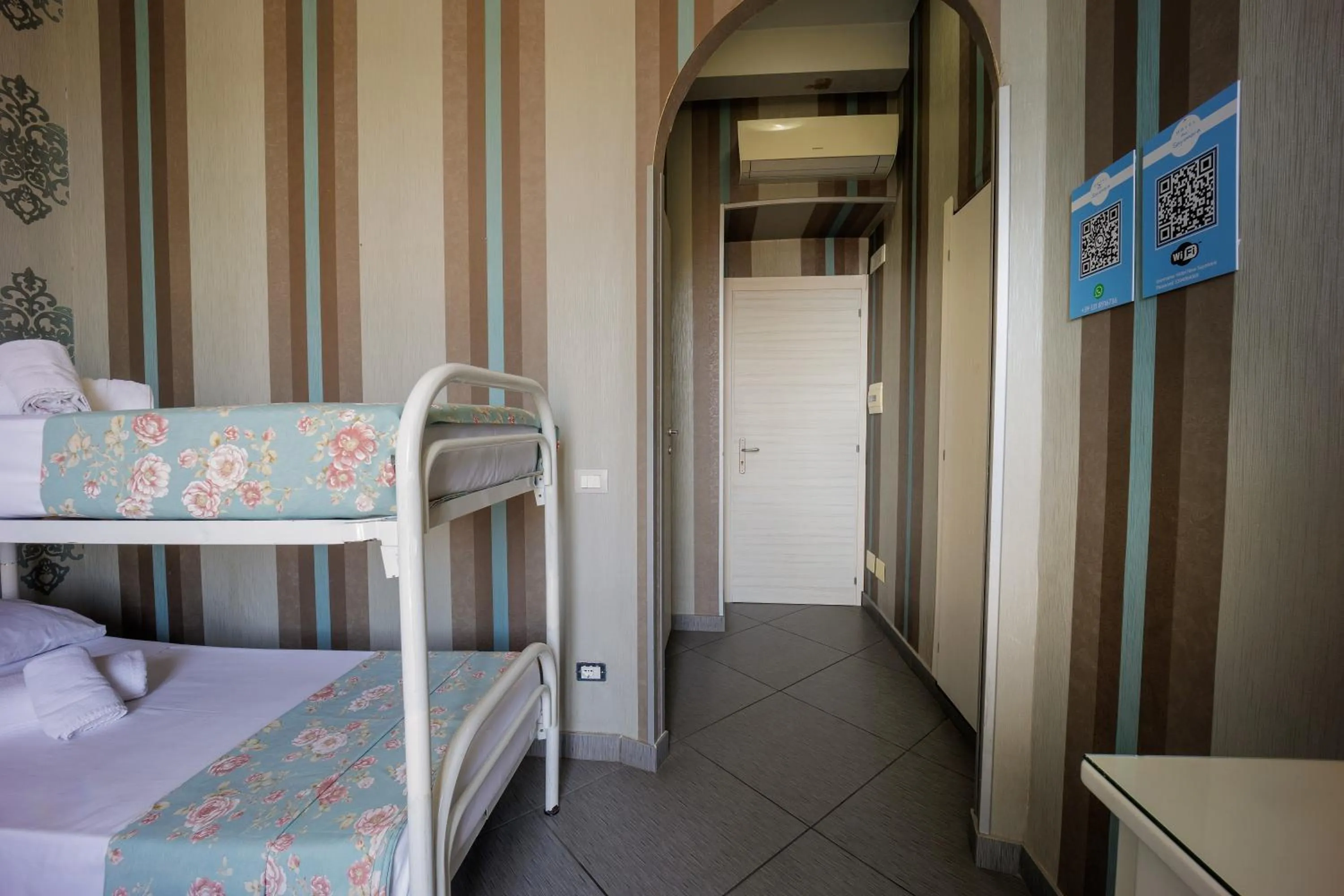 bunk bed in New Sayonara