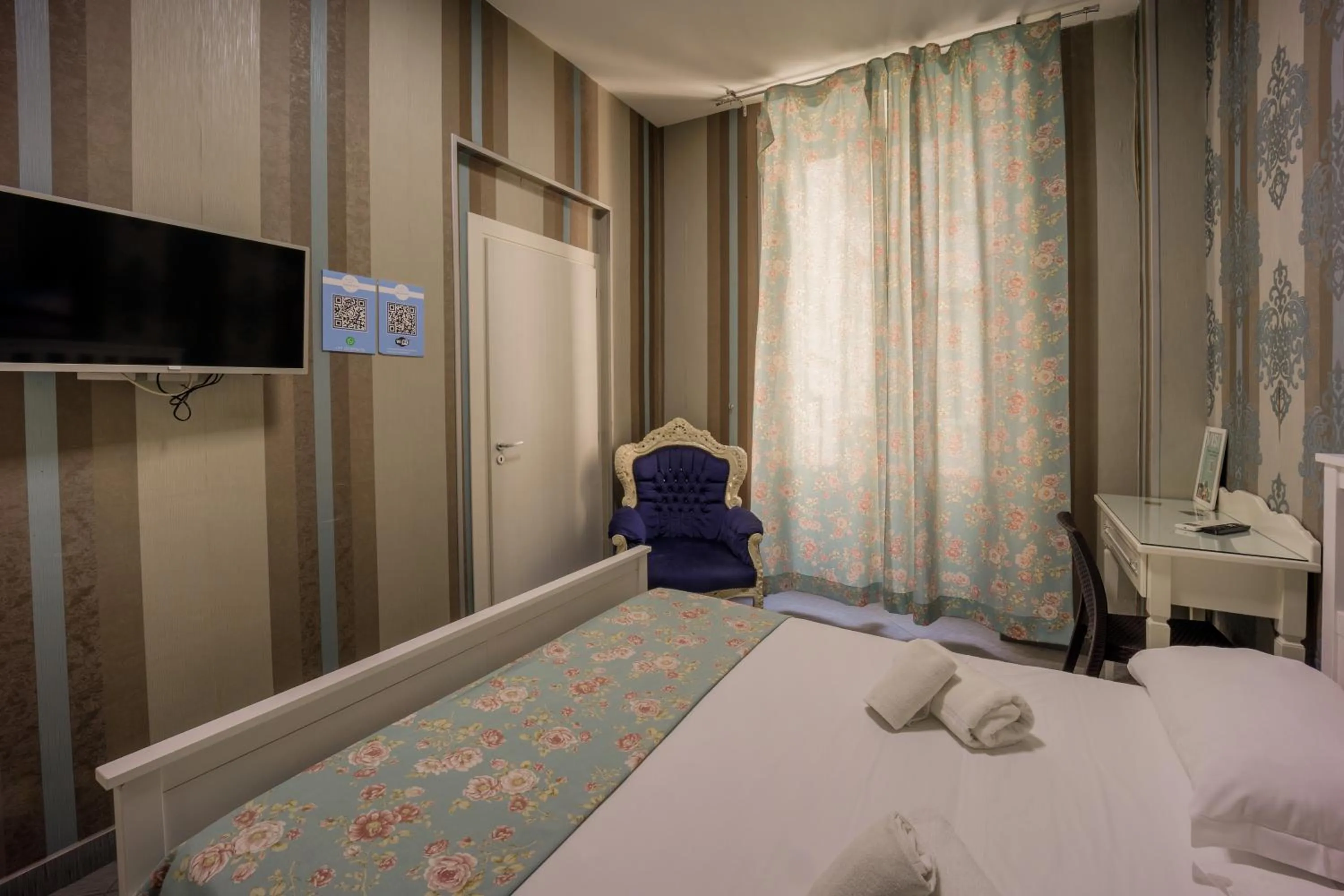 Bedroom in New Sayonara