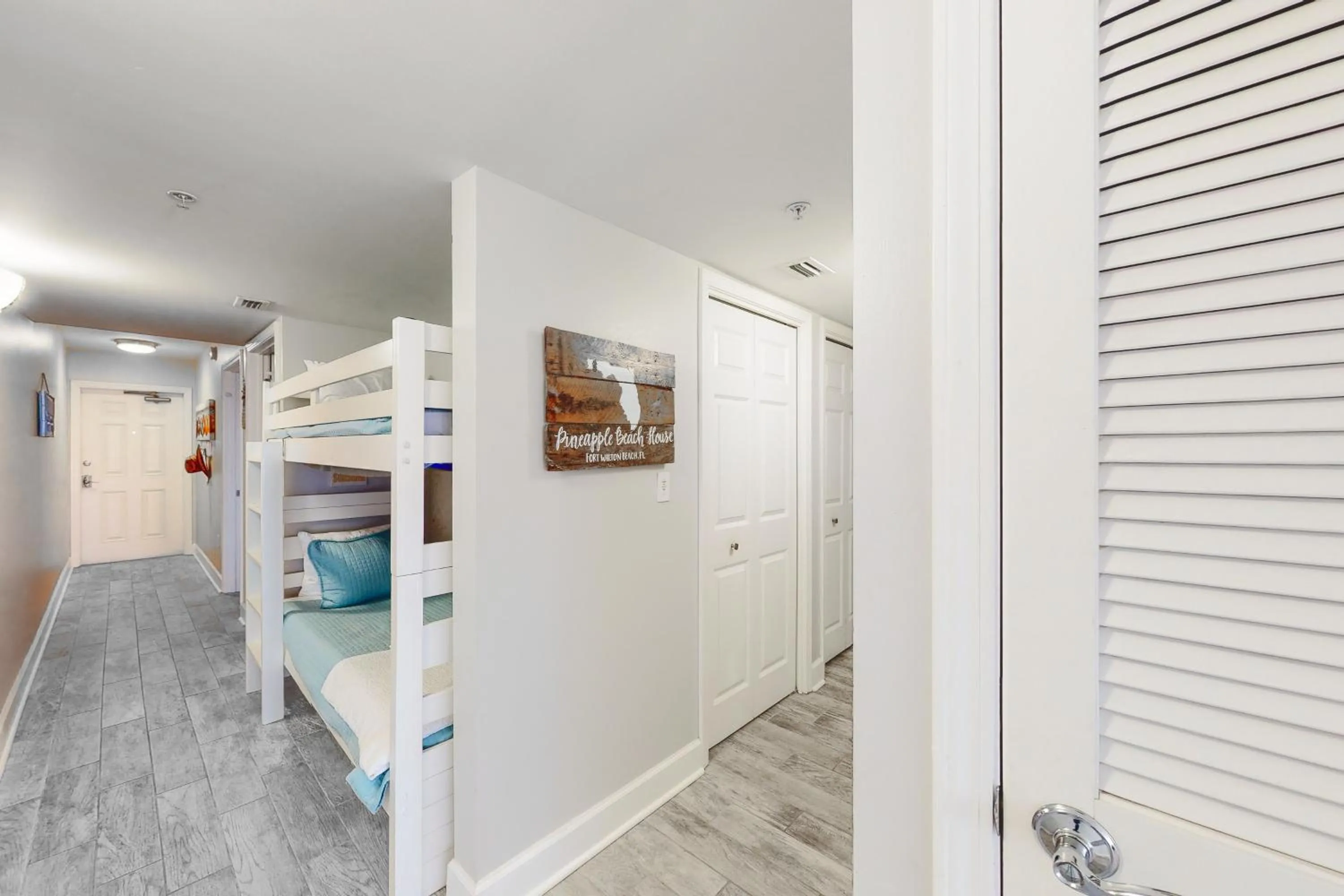 Bed in Pelican Isle Paradise