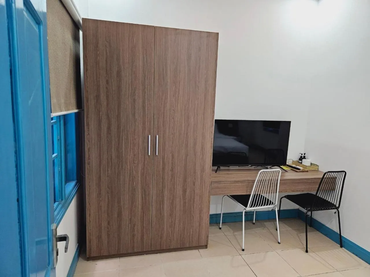 wardrobe in An's Family Homestay Hoi An - 5mins walk to Hoi An Ancient Town