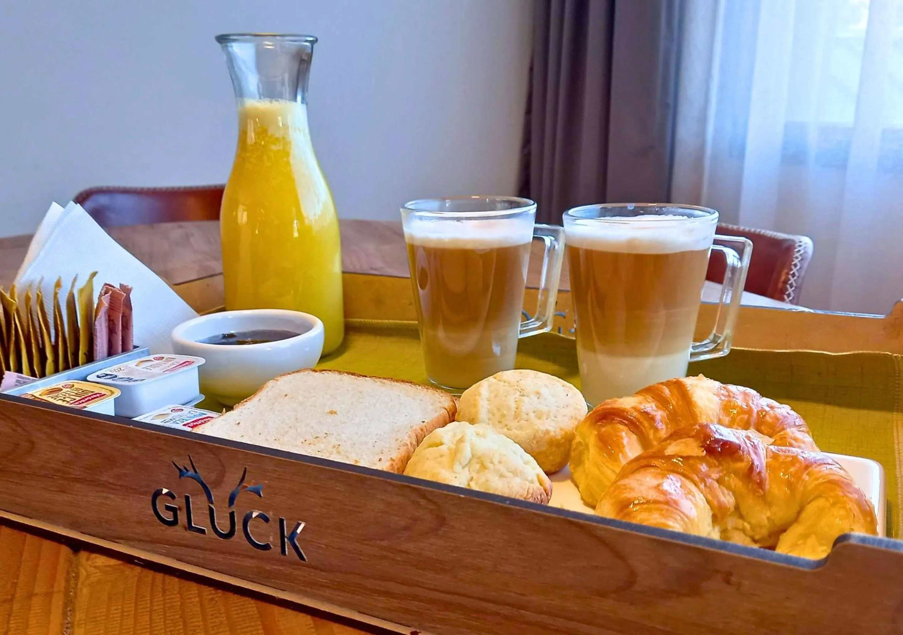 Breakfast in Gluck Patagonia Aparts