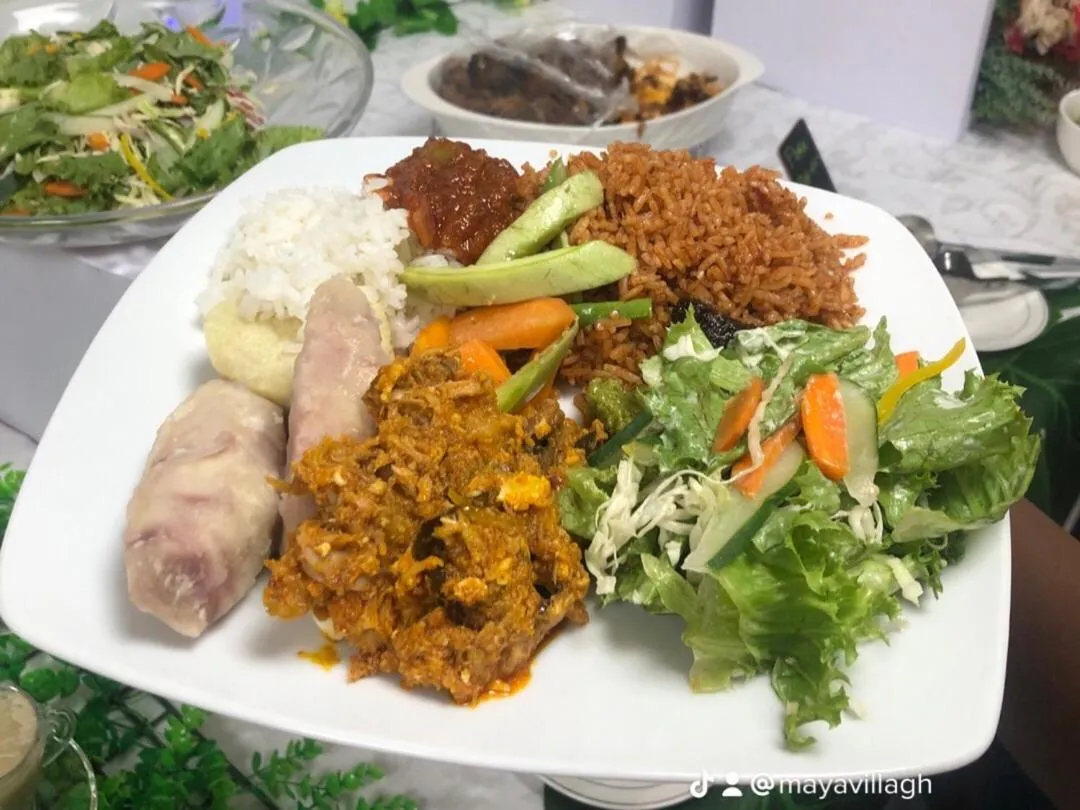 Restaurant/places to eat in Maya Villa