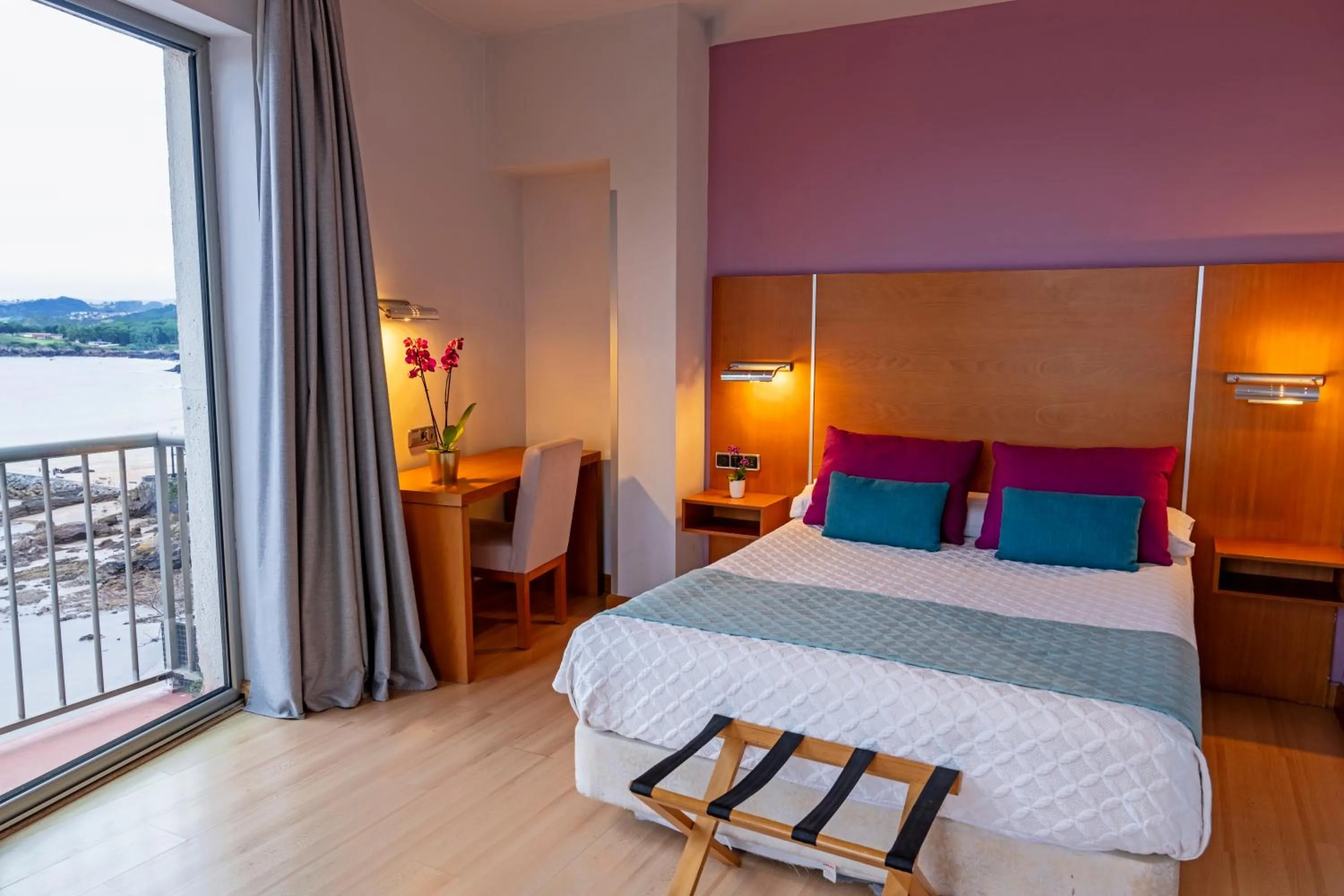 Bed in Hotel Faranda Marsol Candas, Ascend Hotel Collection