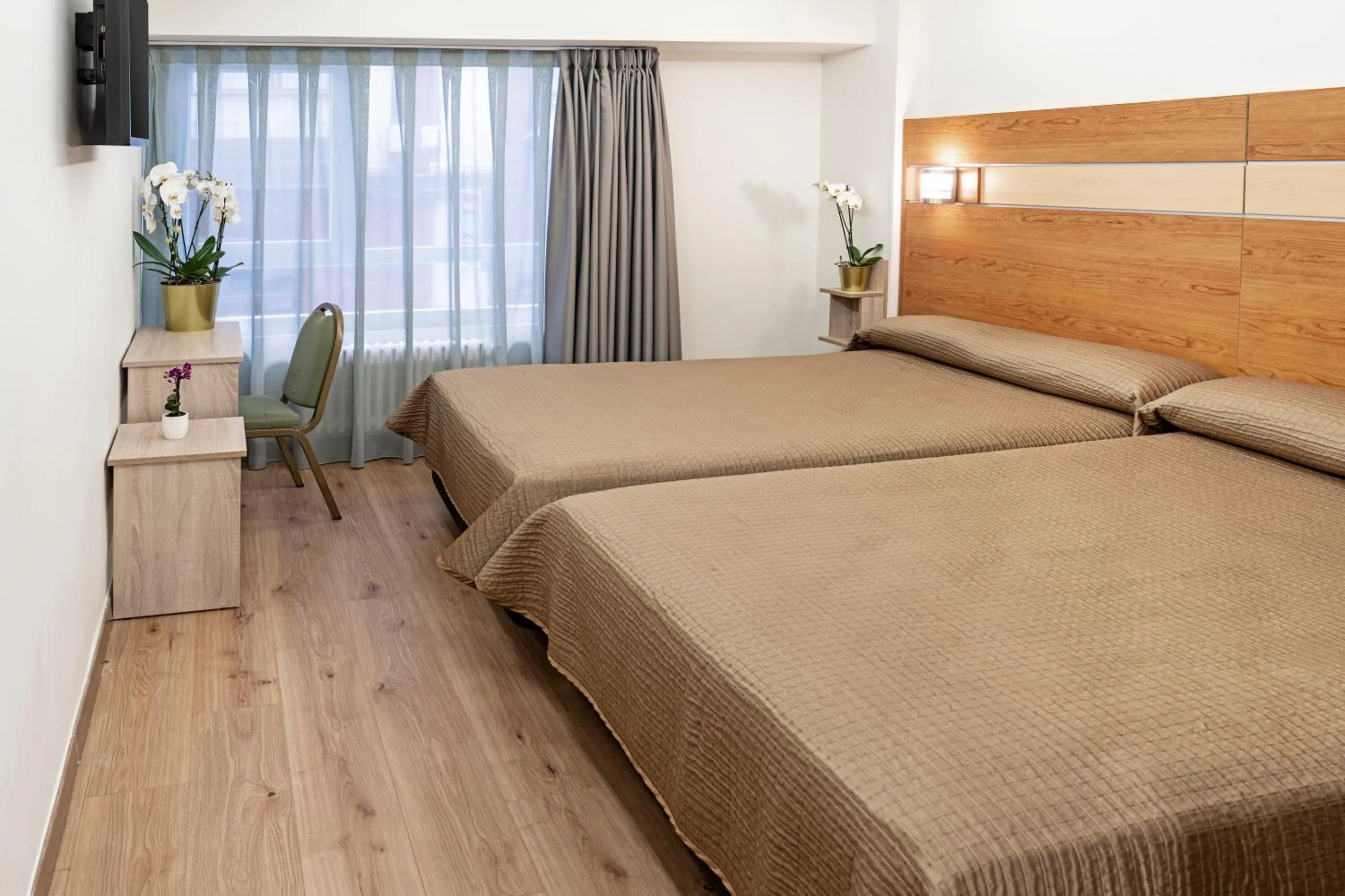 Photo of the whole room, Bed in Hotel Faranda Alisas Santander, Ascend Hotel Collection