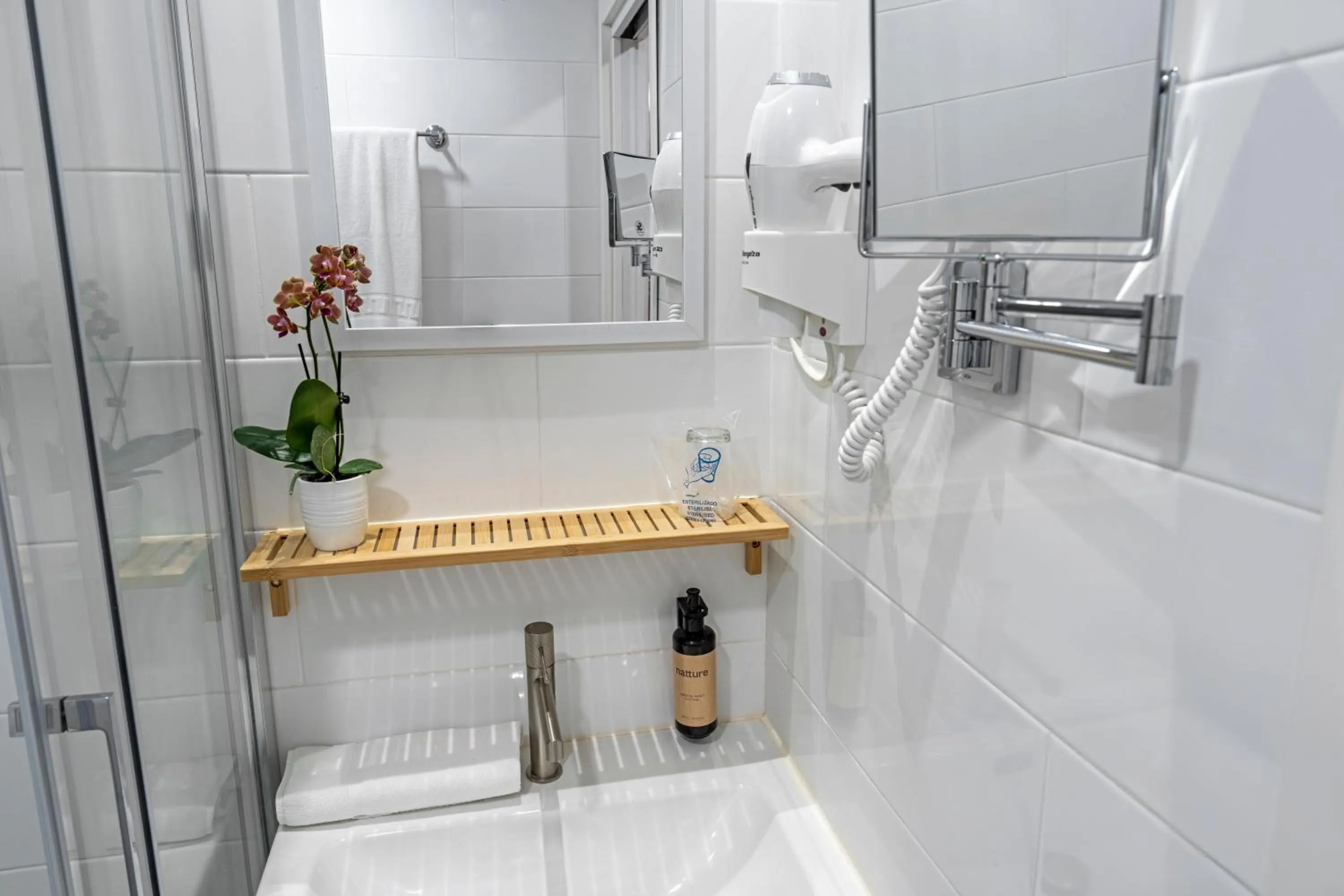 Bathroom in Hotel Faranda Alisas Santander, Ascend Hotel Collection