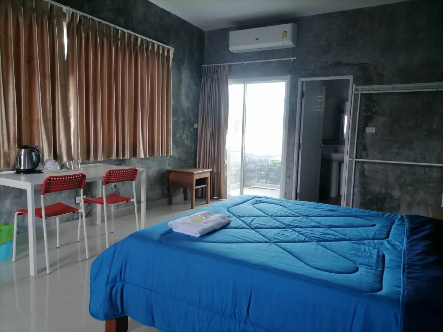 Bed in Guesthouse Phuket Airport