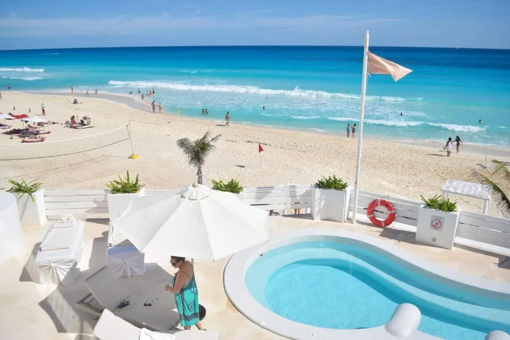 Day in Estudio 4 sobre playa, alberca, gimnasio, jacuzzi