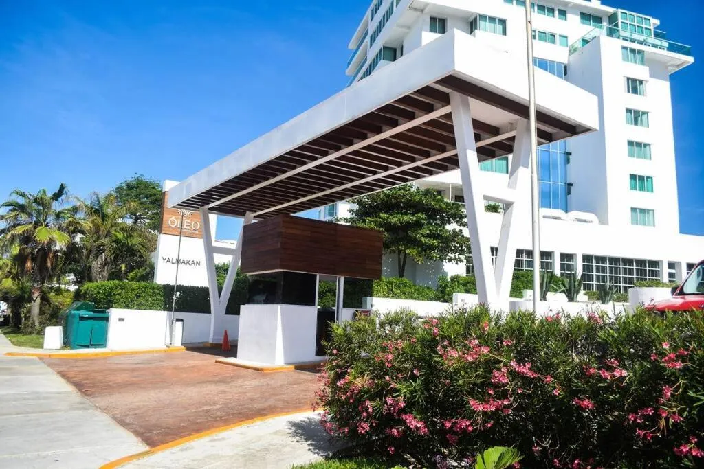 Property building in Estudio 4 sobre playa, alberca, gimnasio, jacuzzi