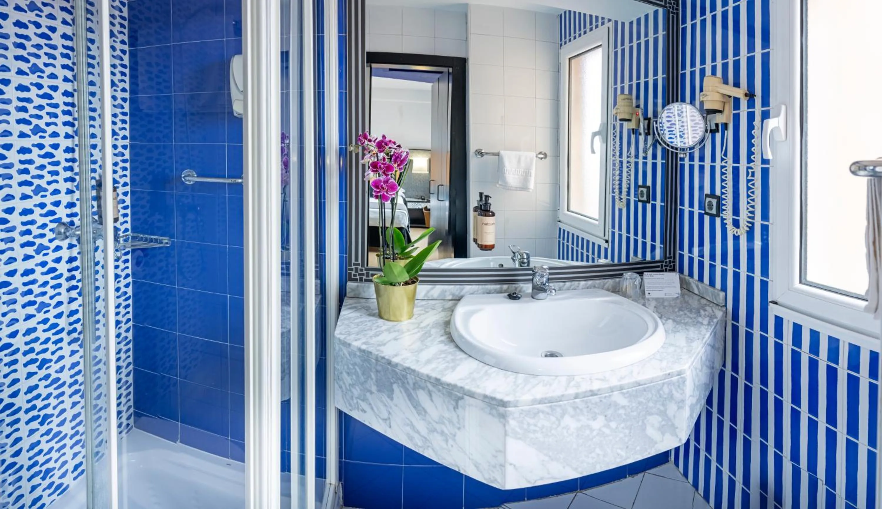 Bathroom in Hotel Faranda Pathos Gijón, Ascend Hotel Collection