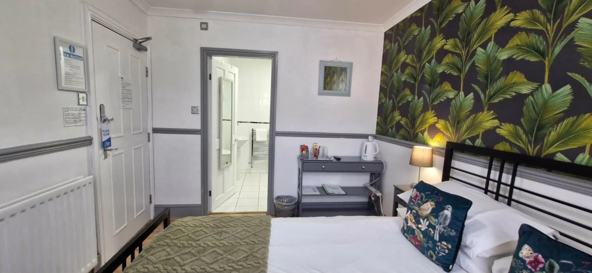 Photo of the whole room, Bed in LilyRose Hotel