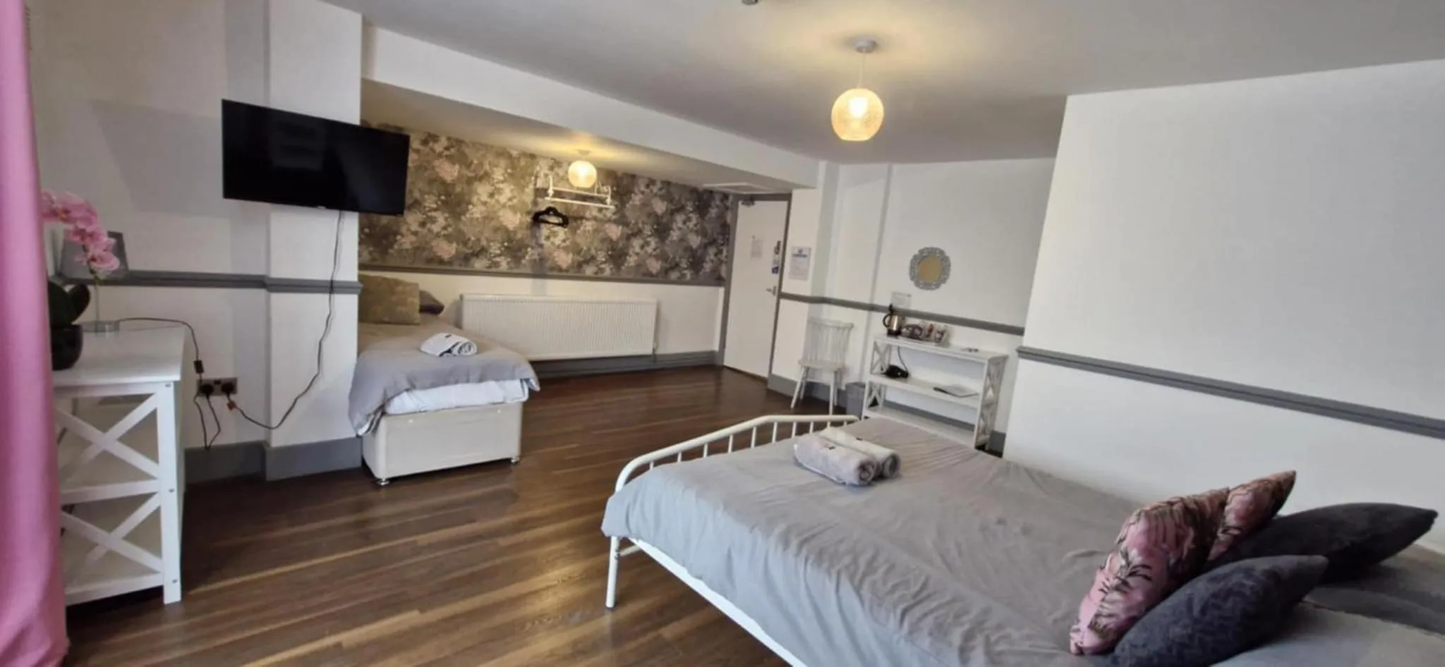 Bedroom, Bed in LilyRose Hotel