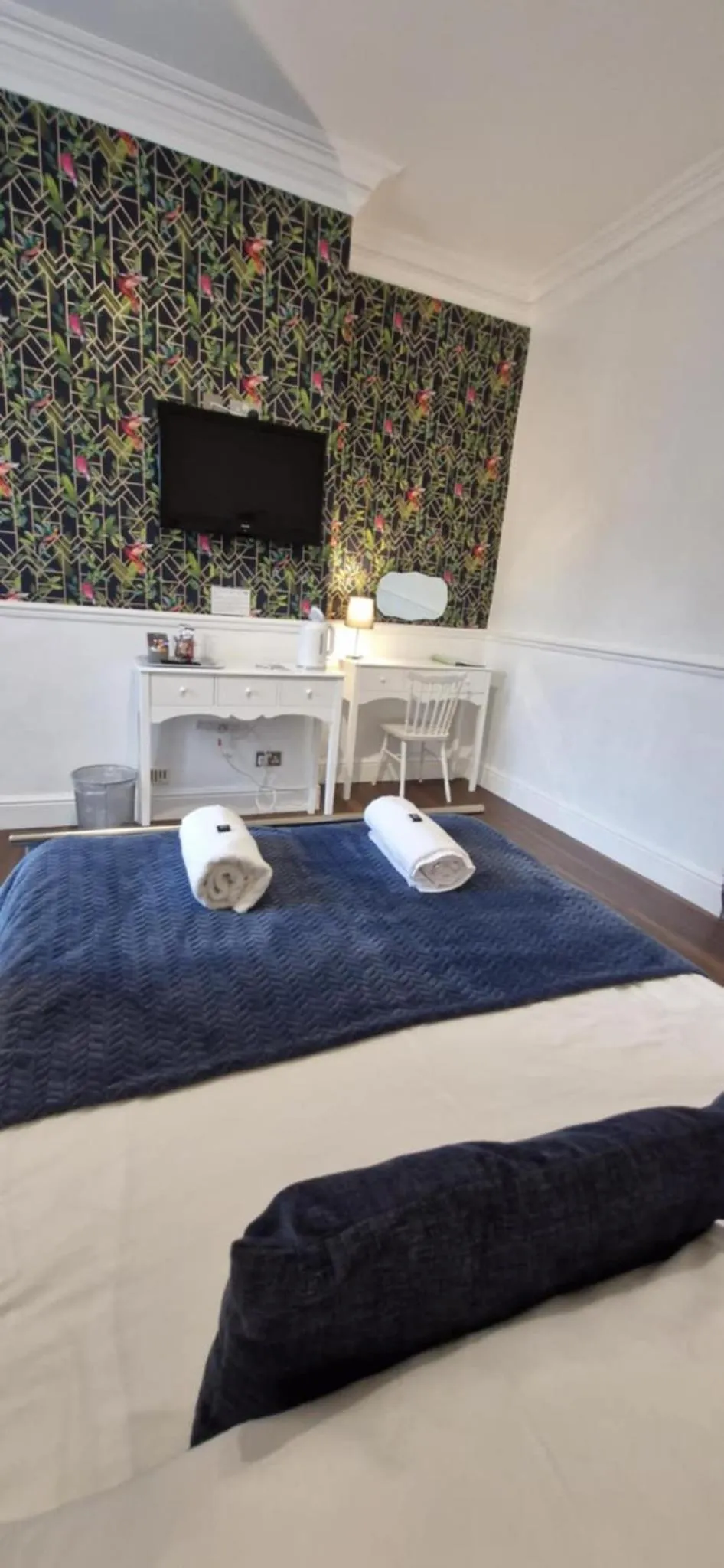 TV and multimedia, Bed in LilyRose Hotel