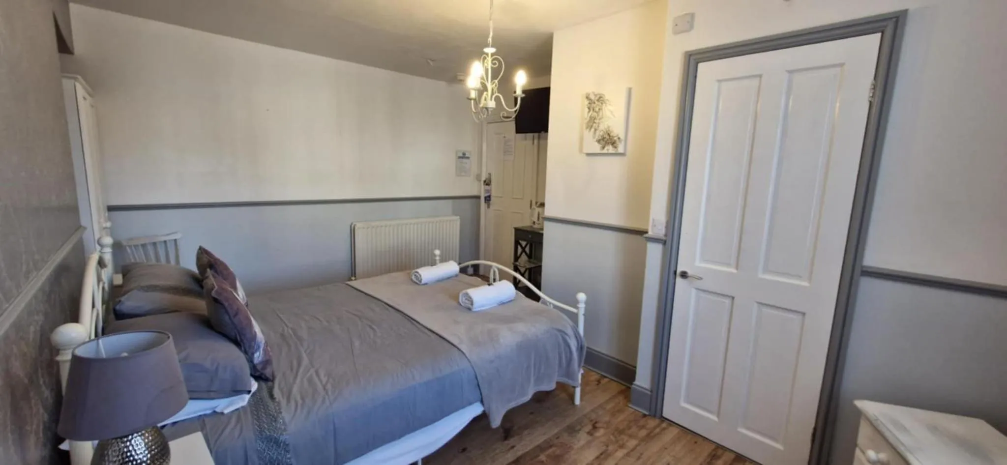 Bedroom, Bed in LilyRose Hotel