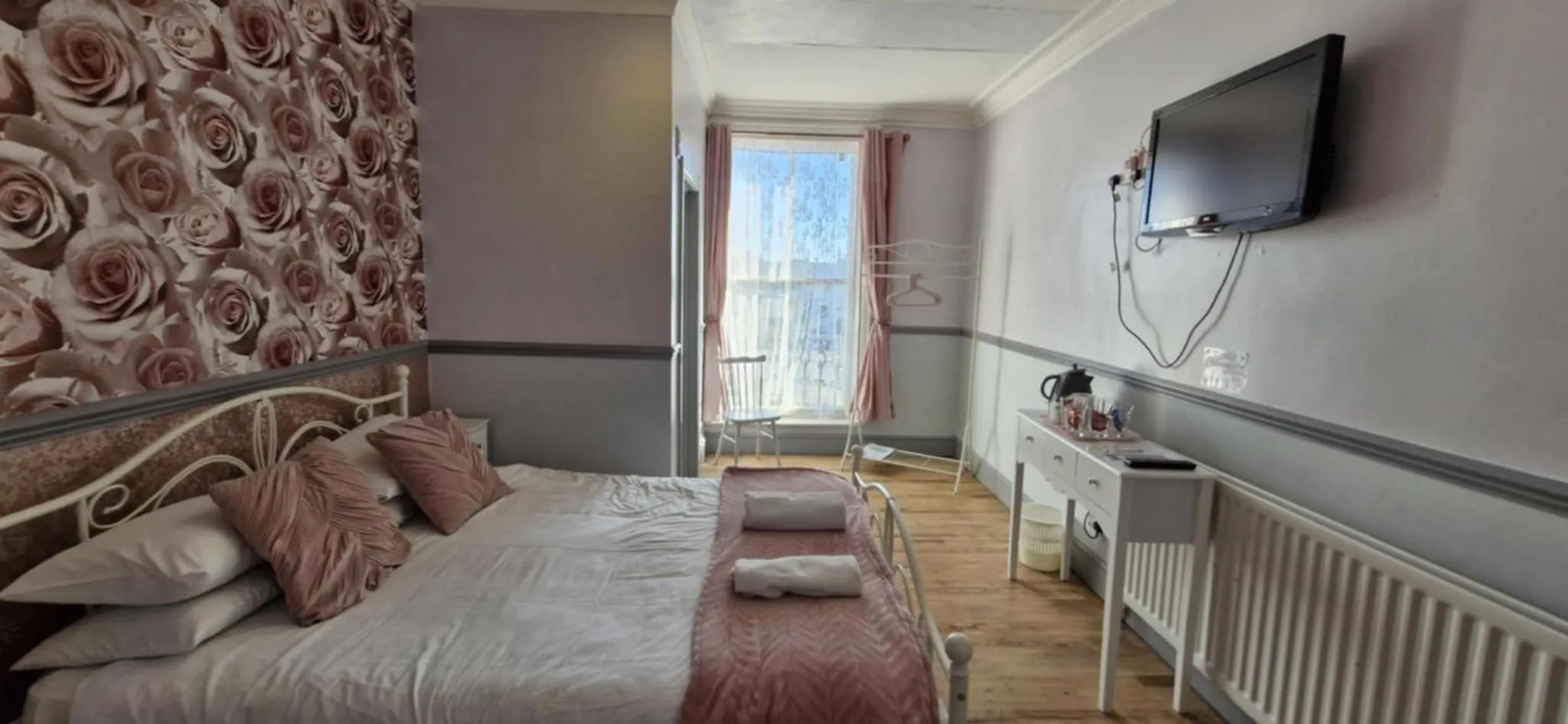 Photo of the whole room, Bed in LilyRose Hotel