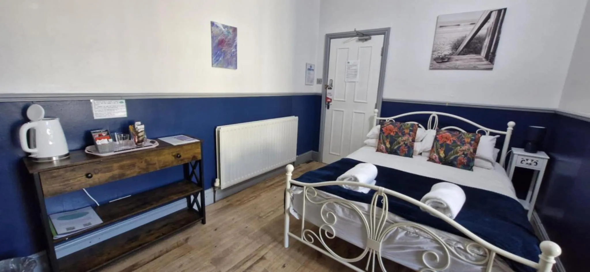 Photo of the whole room, Bed in LilyRose Hotel