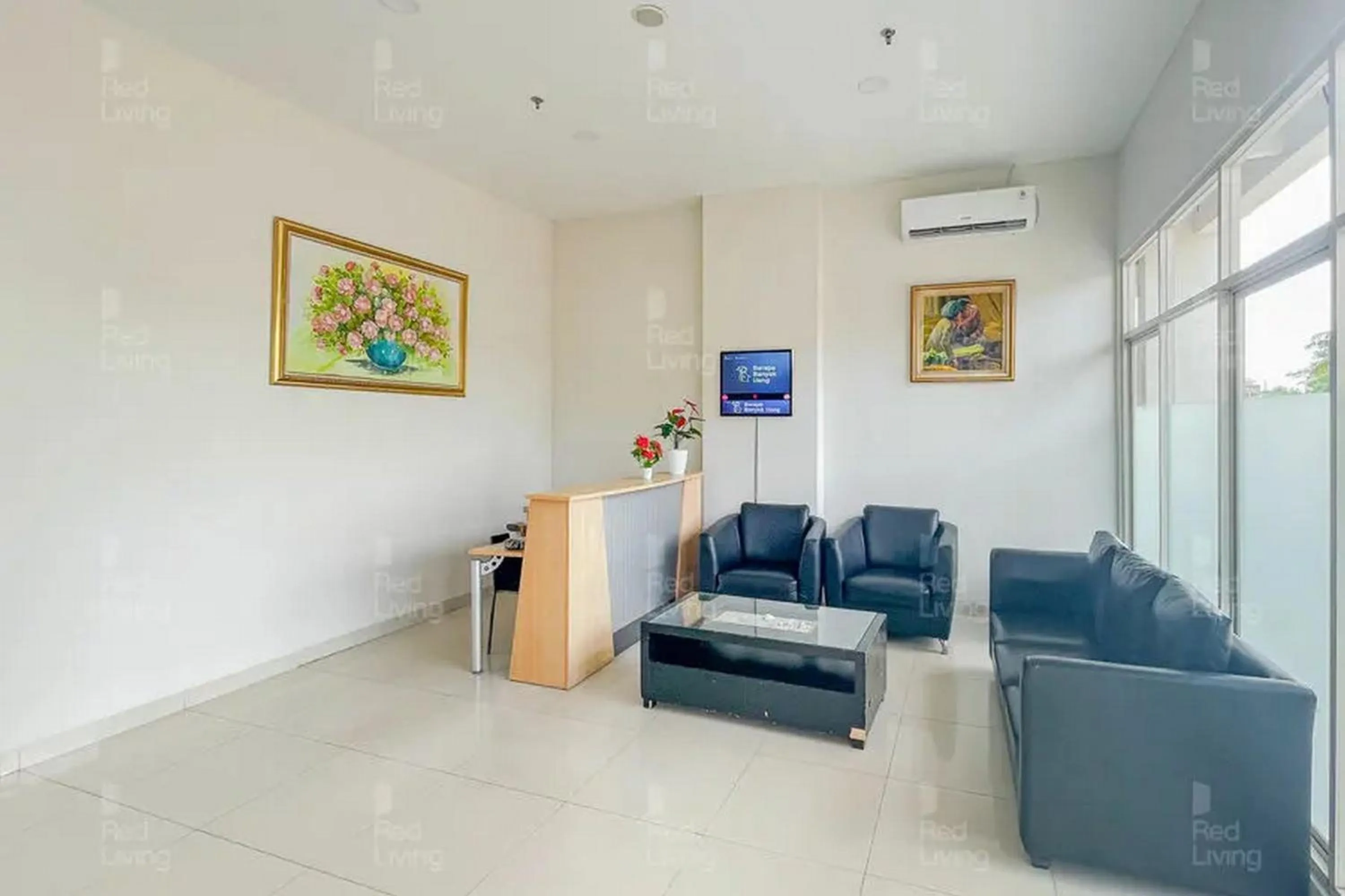 Living room in RedLiving Apartemen Green Lake View Cimanggis - WIN Property